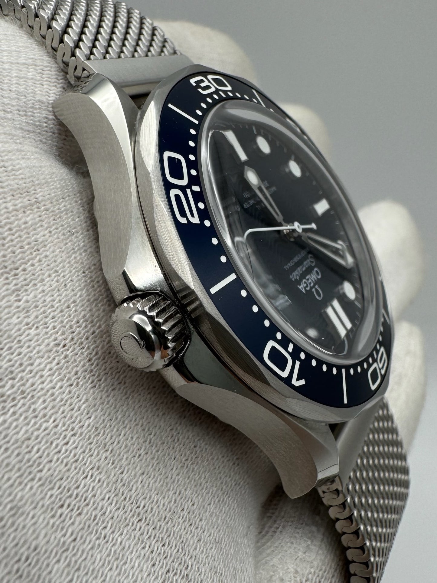 Omega Seamaster Diver 300M James Bond Full Steel Blue Dial 2023 (Full-Set/Mint)