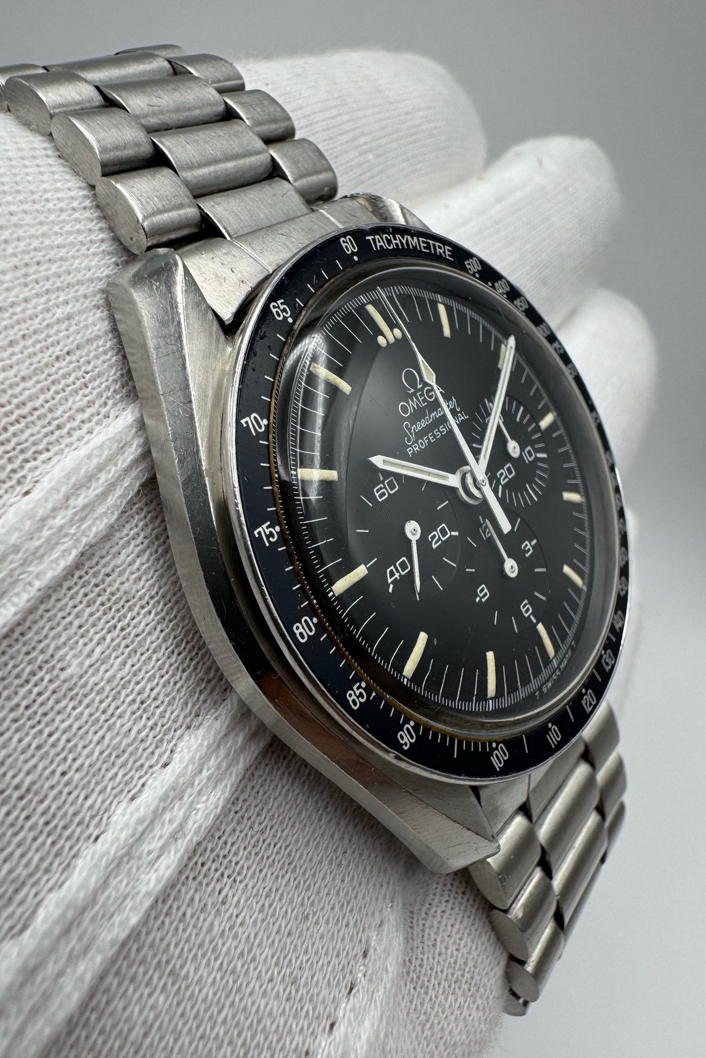 Omega Speedmaster Professional Moonwatch Full Steel Tritium Dial Blue Insert 1970’s (Unpolished)
