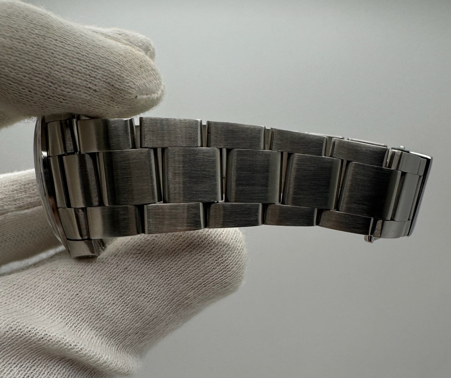 Rolex Explorer II Polar “Chicchi Di Mais” Full Steel 1990 Porcelain Dial Yellow Patina (Serviced)