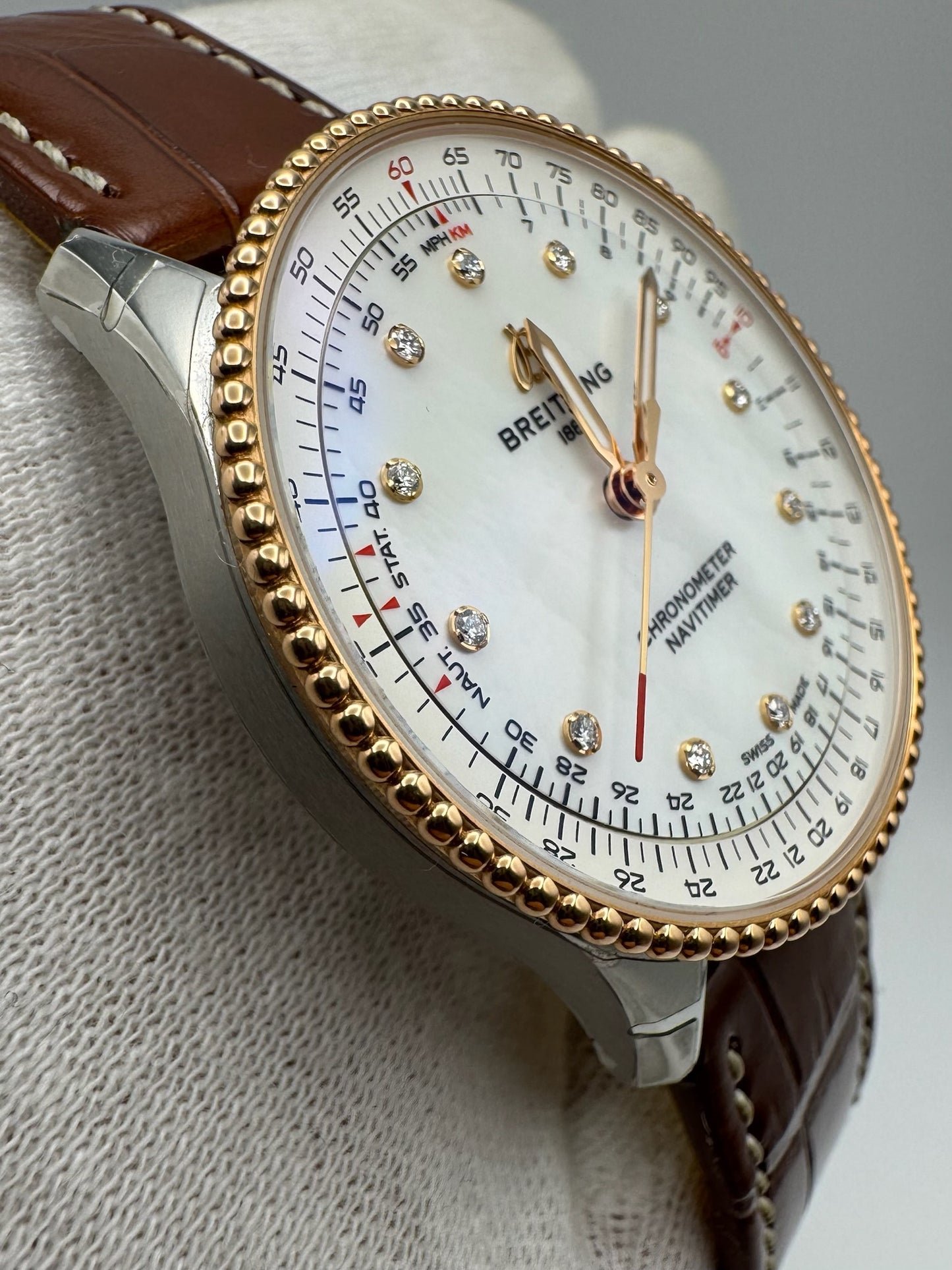 Breitling Navitimer 36 Mother Of Pearl Diamond Dial Special Edition (Full-Set/Mint)