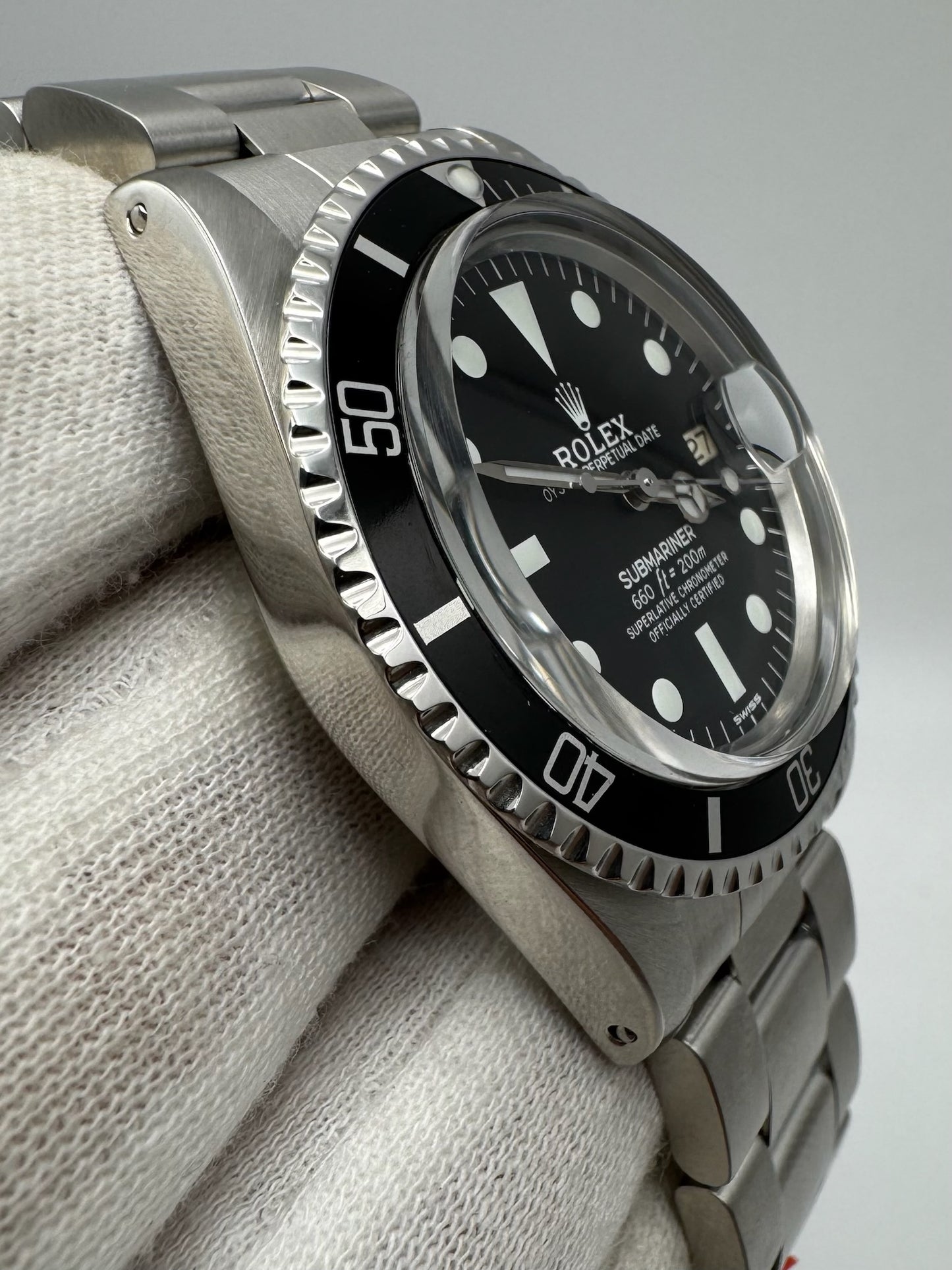 Rolex Submariner Date 1680 Full Steel Rolex Service 1979 (Rolex Service Papers/Box)