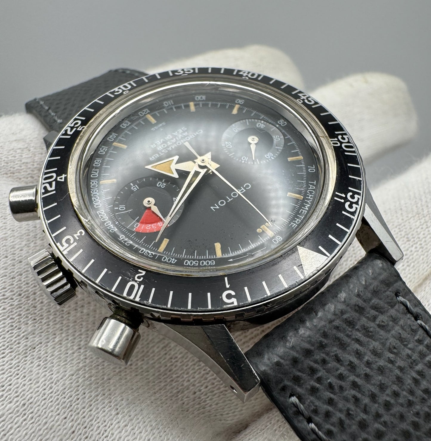 Croton Aviator Sea Diver Chronograph Manual Winding Yellow Patina Broad Arrow Original Owner 1960s (Unpolished)