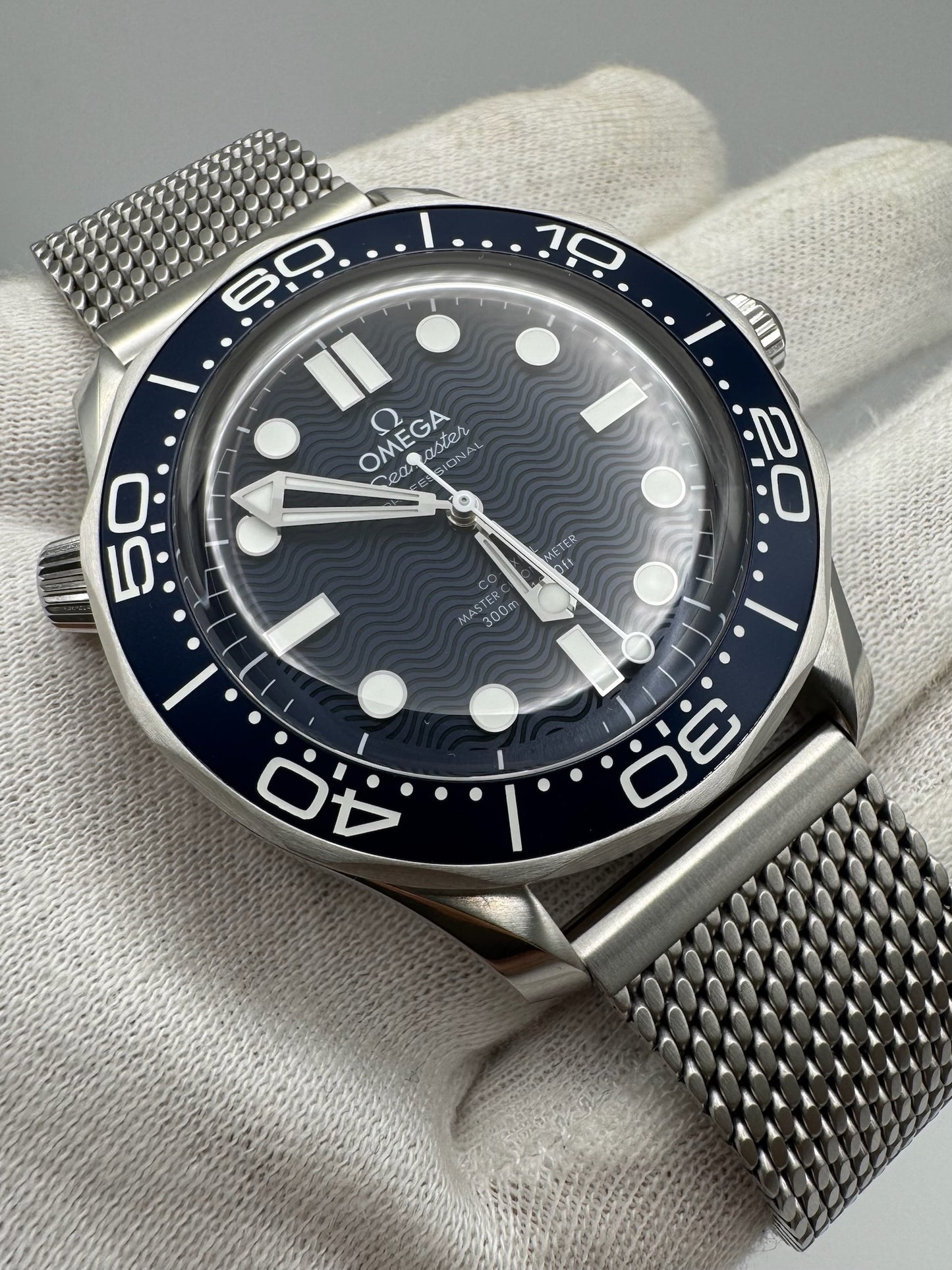 Omega Seamaster Diver 300M James Bond Full Steel Blue Dial 2023 (Full-Set/Mint)