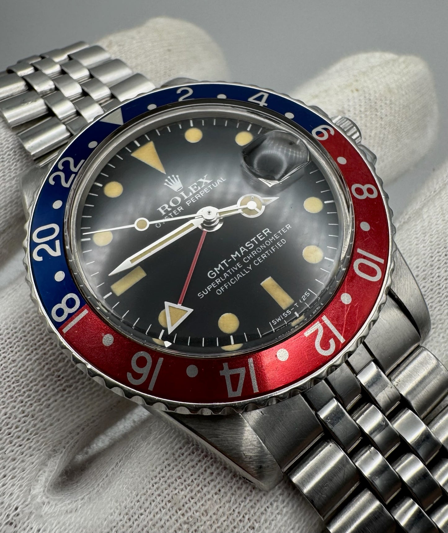 Rolex GMT-Master 1675 Extremely Rare MK 2.5 Red Back Pepsi Insert 1972 (Serviced)