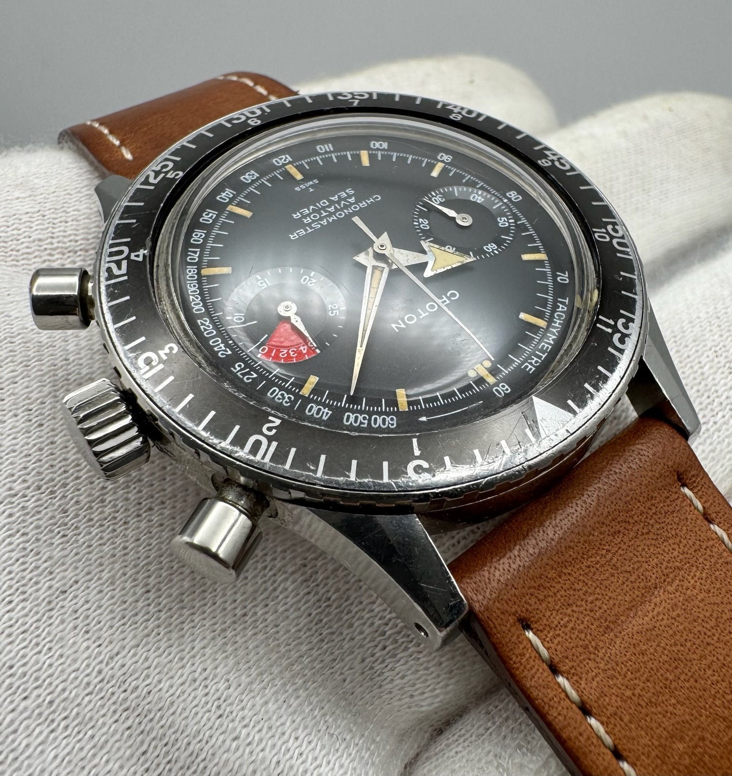 Croton Aviator Sea Diver Chronograph Manual Winding Yellow Patina Broad Arrow Hands Faded Bezel 1960s (Unpolished)