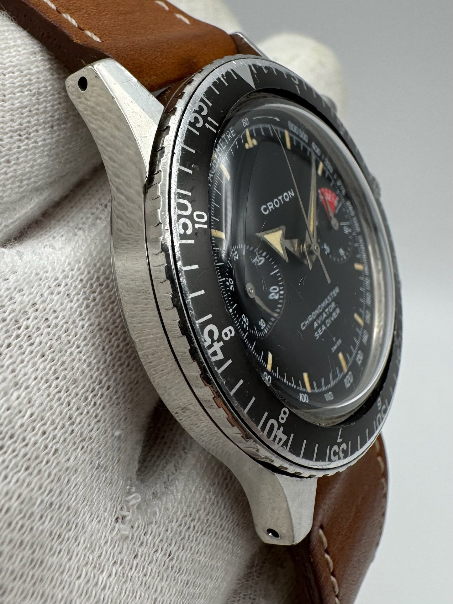 Croton Aviator Sea Diver Chronograph Manual Winding Yellow Patina Broad Arrow Hands Faded Bezel 1960s (Unpolished)
