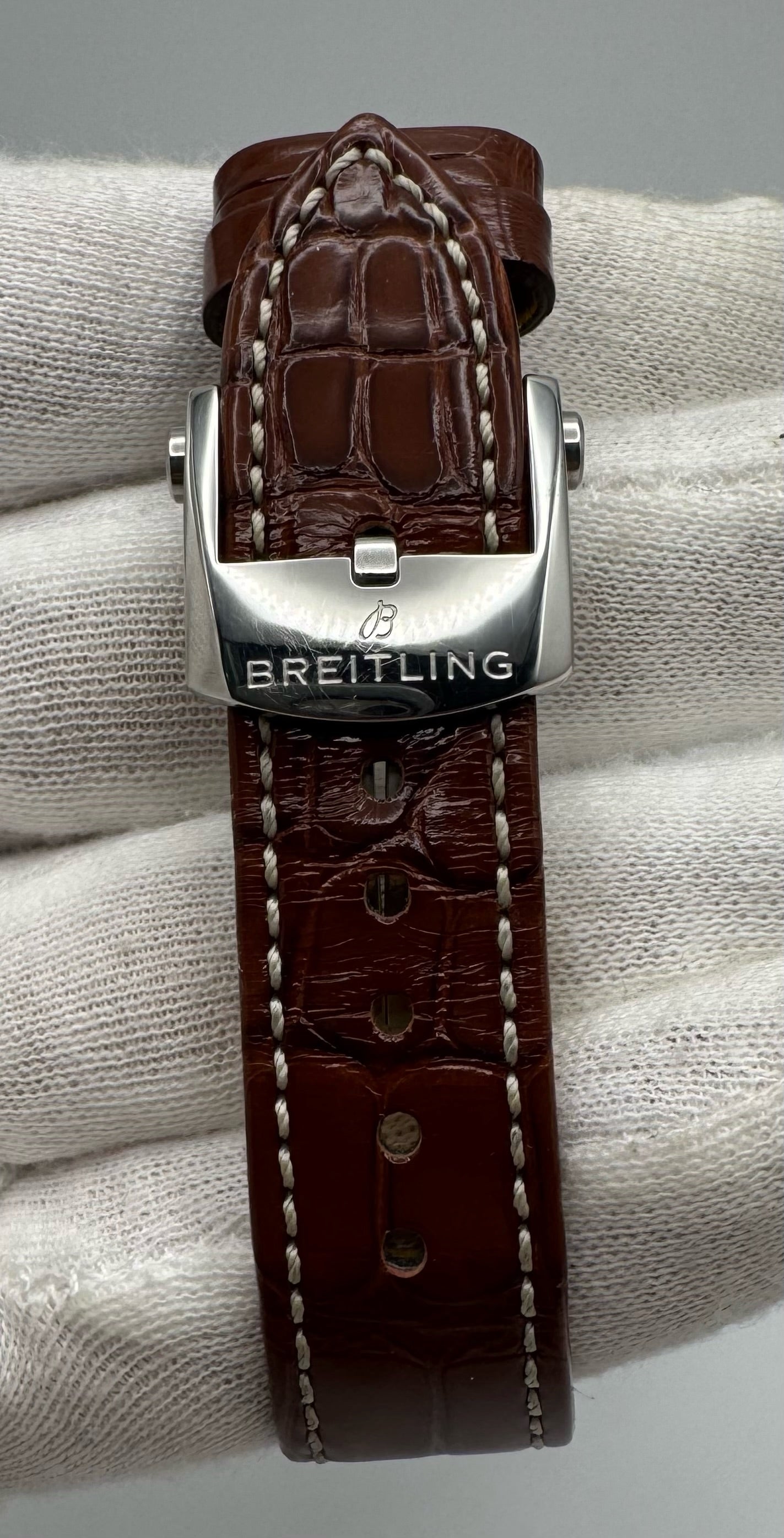 Breitling Navitimer 36 Mother Of Pearl Diamond Dial Special Edition (Full-Set/Mint)