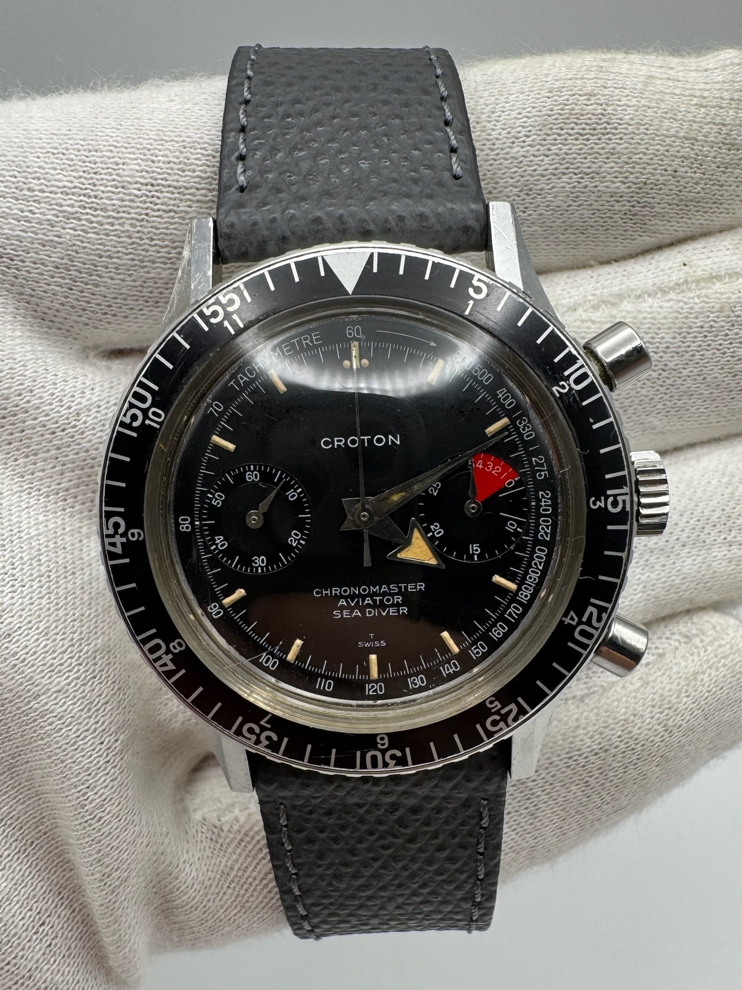 Croton Aviator Sea Diver Chronograph Manual Winding Yellow Patina Broad Arrow Original Owner 1960s (Unpolished)