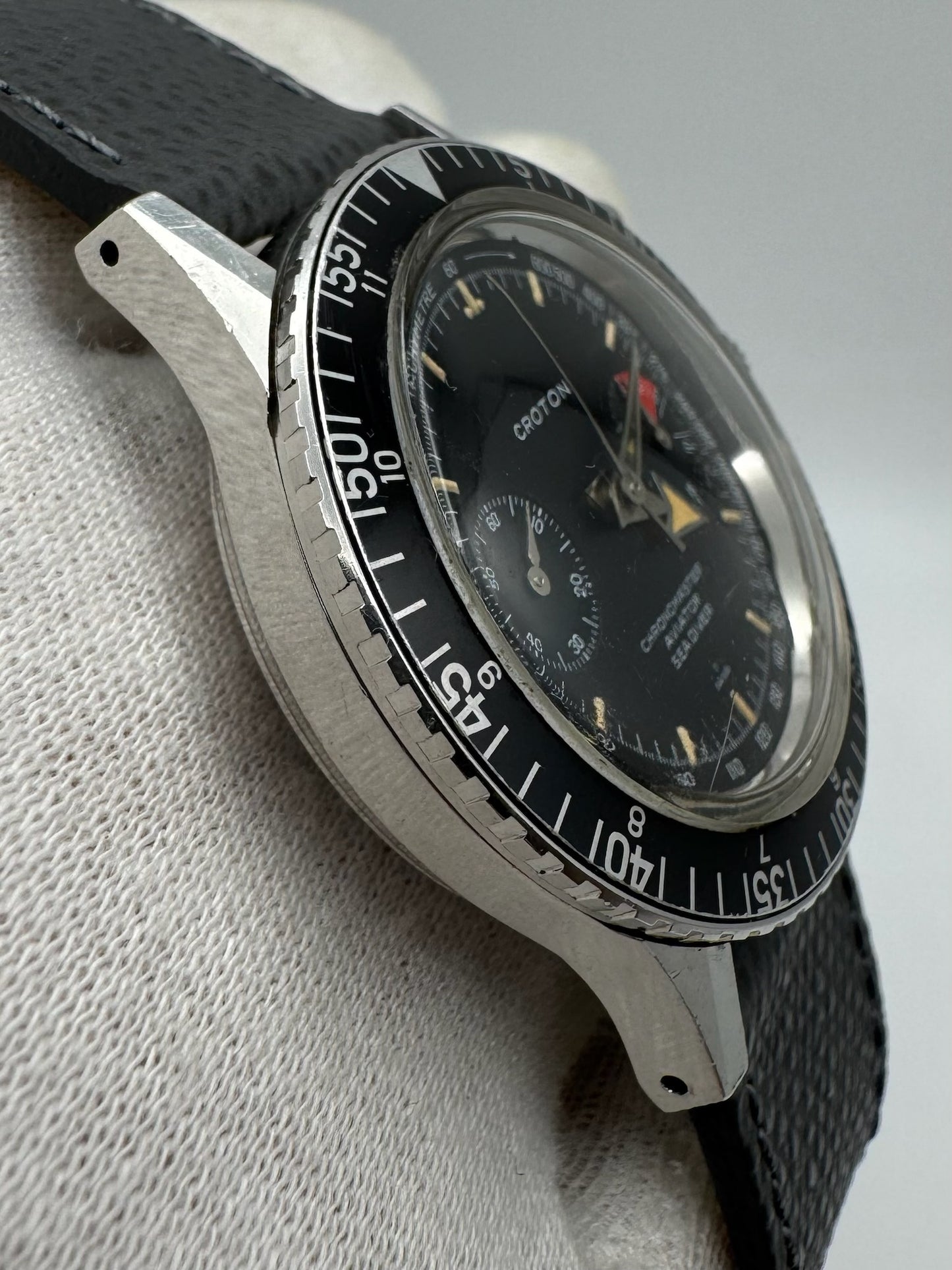 Croton Aviator Sea Diver Chronograph Manual Winding Yellow Patina Broad Arrow Original Owner 1960s (Unpolished)