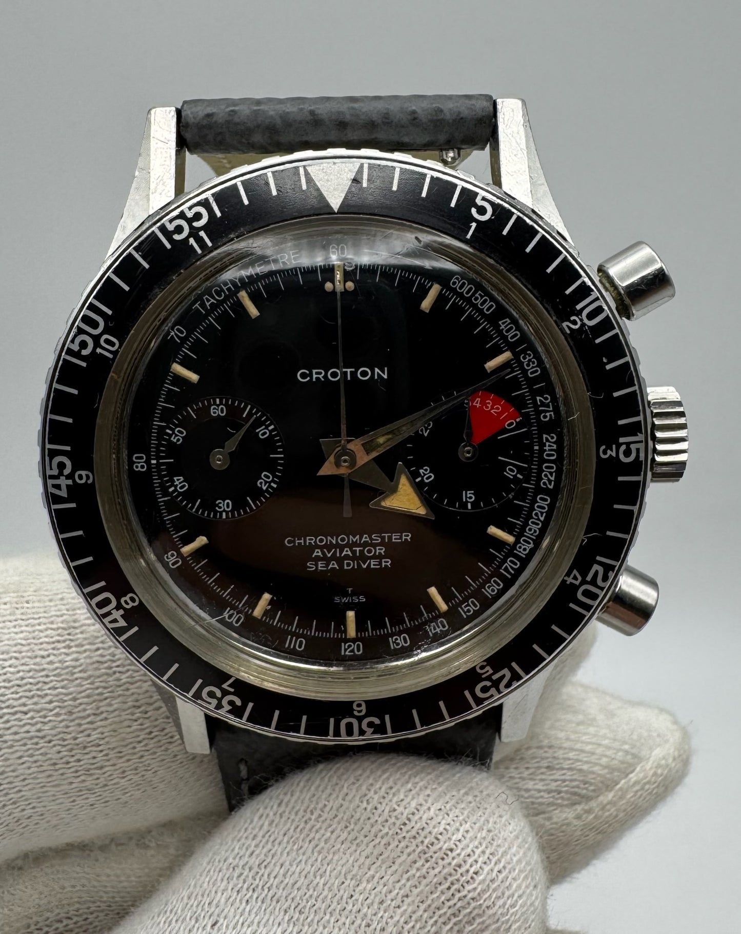 Croton Aviator Sea Diver Chronograph Manual Winding Yellow Patina Broad Arrow Original Owner 1960s (Unpolished)