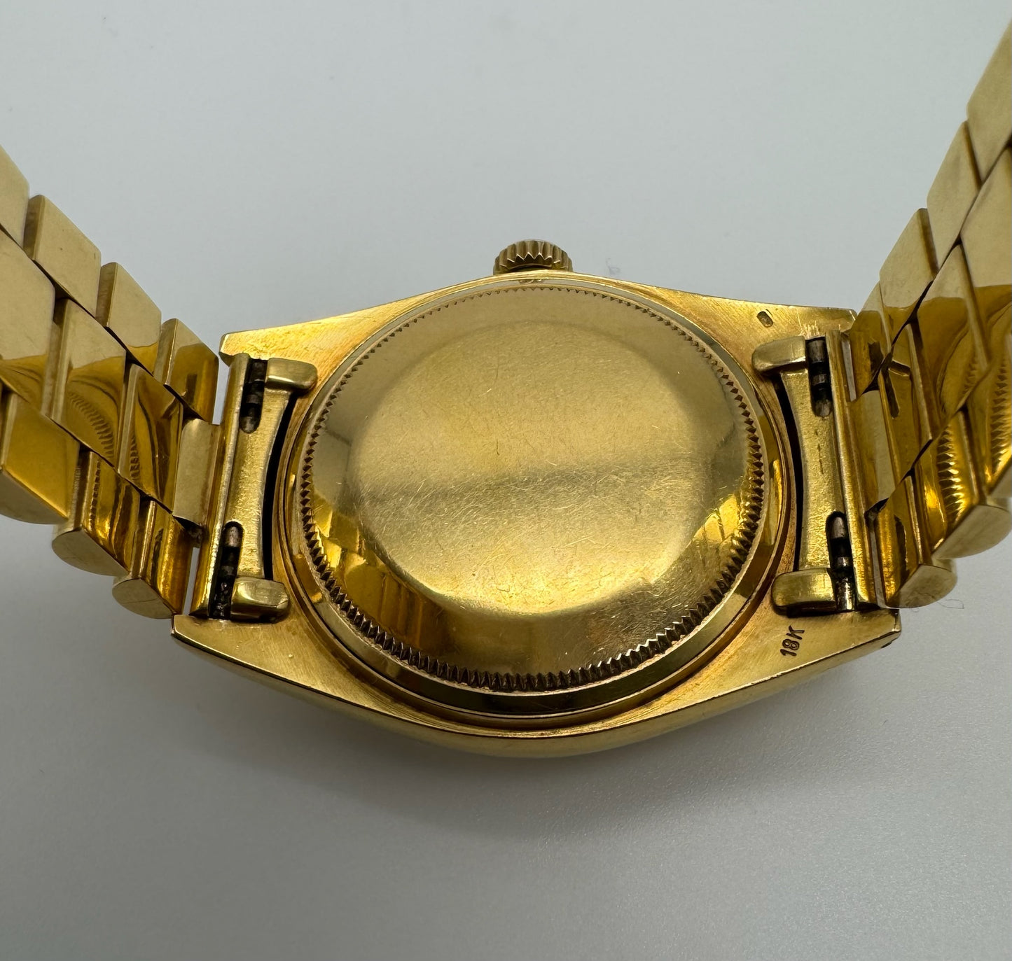 Rolex Day-Date 36 Full Gold Black Pie Pan Dial 1970 (Unpolished/Serviced)