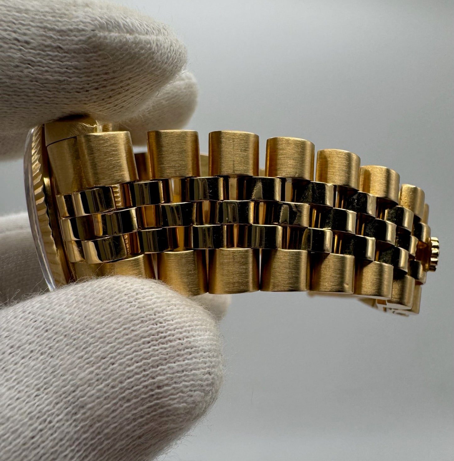 Rolex Datejust 36 Full Gold 18K OEM Factory Onyx Dial 1986 (Service Papers)