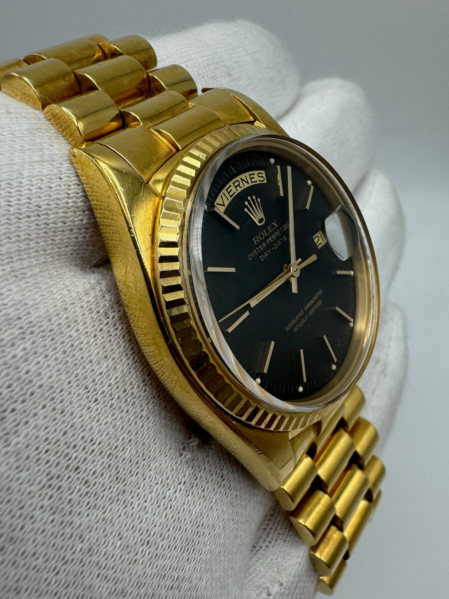 Rolex Day-Date 36 Full Gold Black Pie Pan Dial 1970 (Unpolished/Serviced)