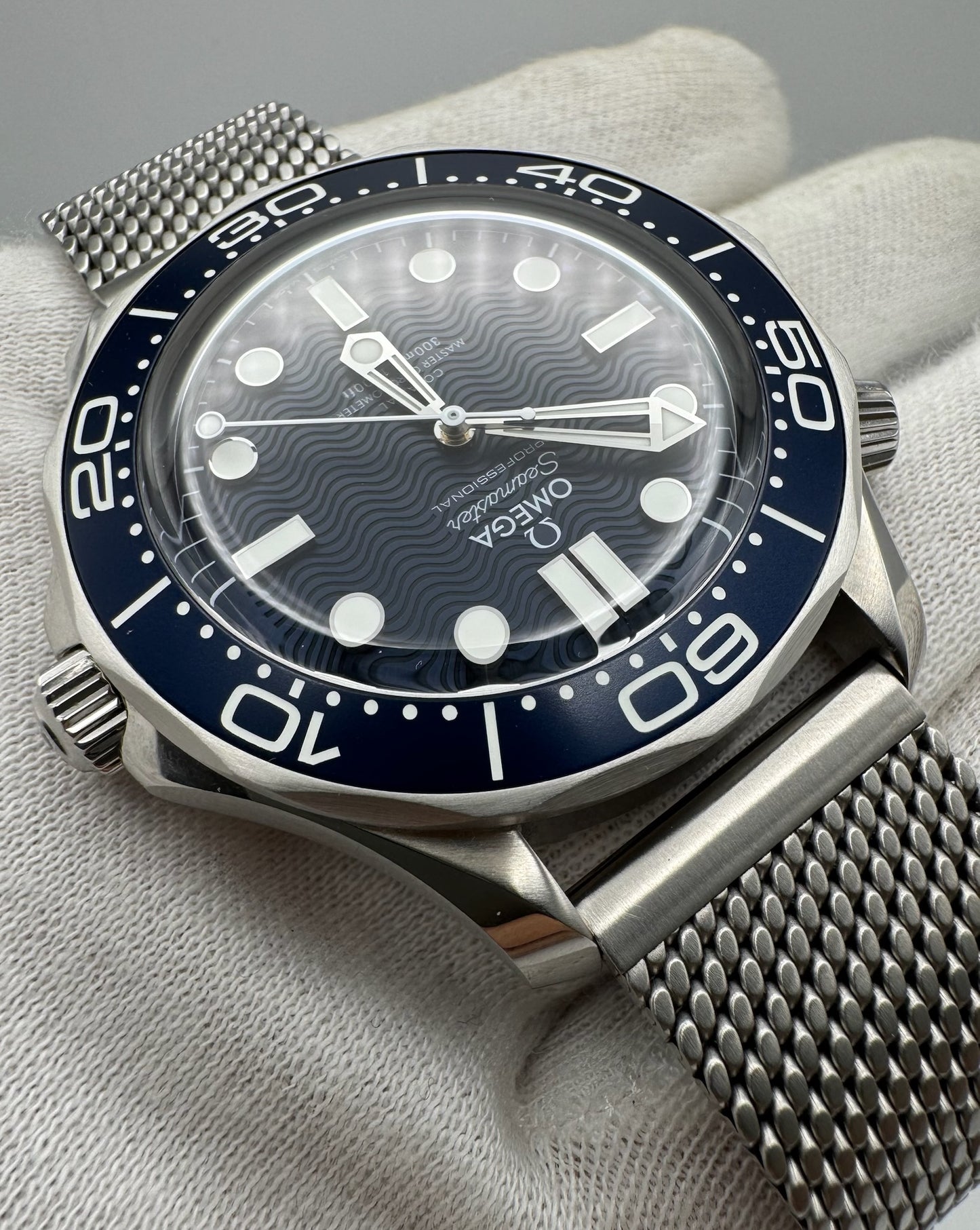 Omega Seamaster Diver 300M James Bond Full Steel Blue Dial 2023 (Full-Set/Mint)