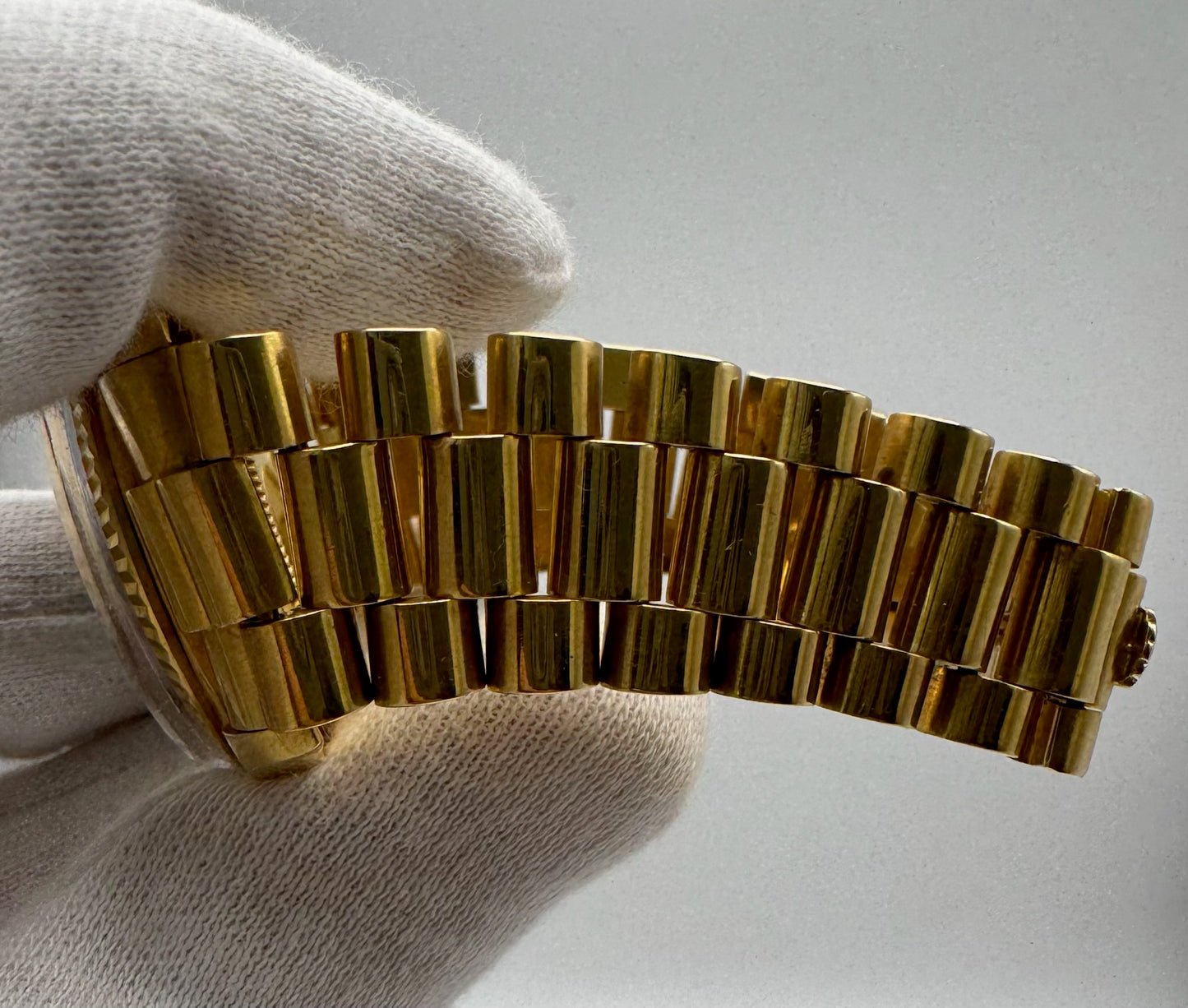 Rolex Day-Date 36 Full Gold Black Pie Pan Dial 1970 (Unpolished/Serviced)