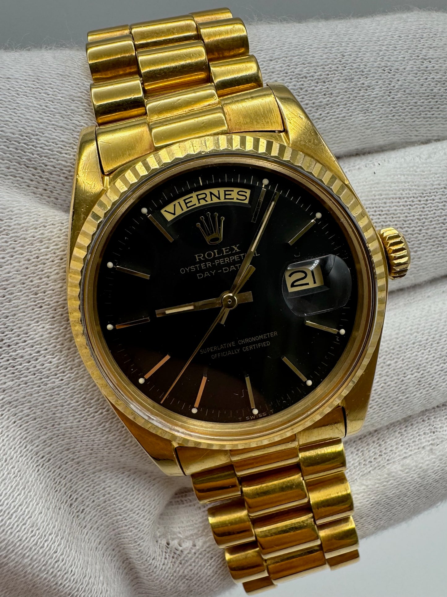 Rolex Day-Date 36 Full Gold Black Pie Pan Dial 1970 (Unpolished/Serviced)