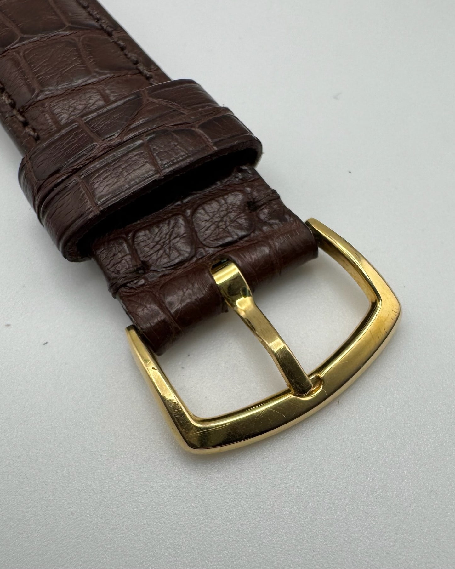 Vacheron Constantin Hooded Lugs Yellow Gold 34 Silver Dial Manual Winding Pristine Condition 1950s (Serviced)