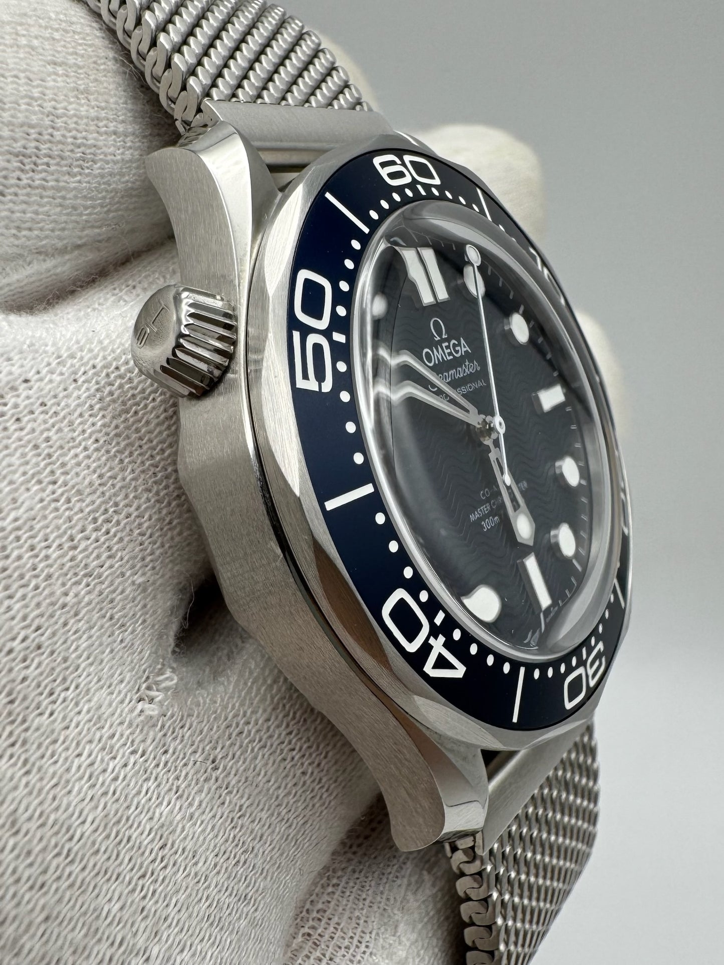 Omega Seamaster Diver 300M James Bond Full Steel Blue Dial 2023 (Full-Set/Mint)