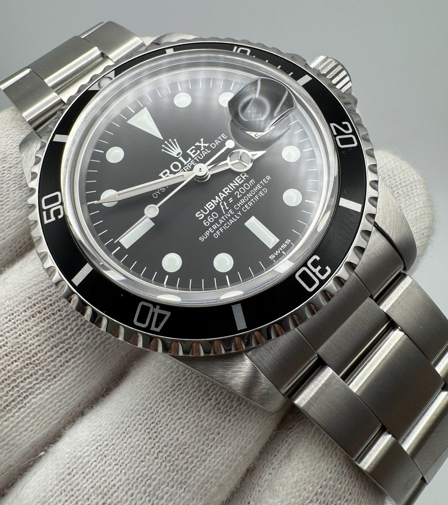 Rolex Submariner Date 1680 Full Steel Rolex Service 1979 (Rolex Service Papers/Box)