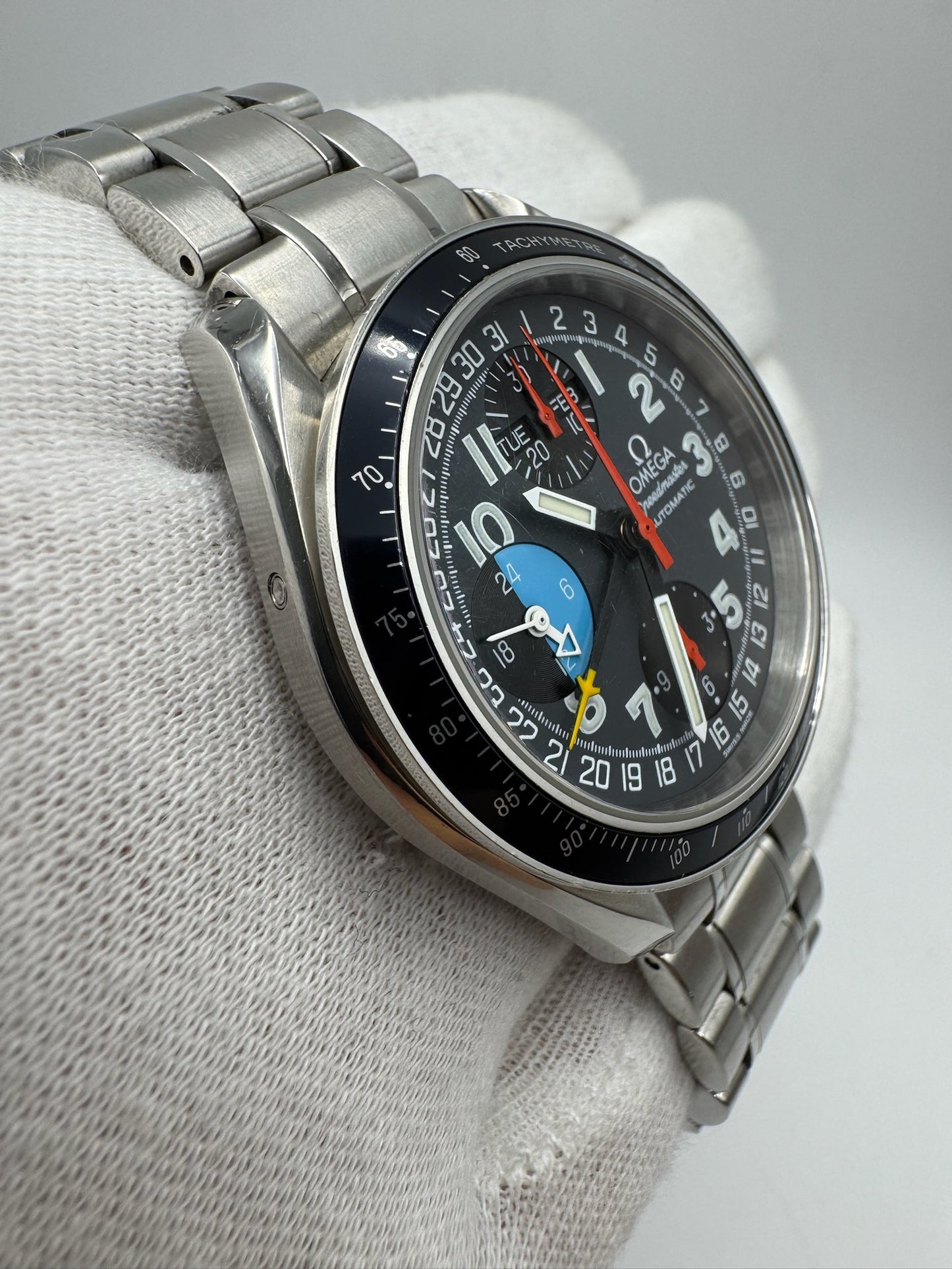 Omega Speedmaster Day Date Reduced Triple Calendar Steel Chronograph Automatic 1990 (Authenticity Certificate)