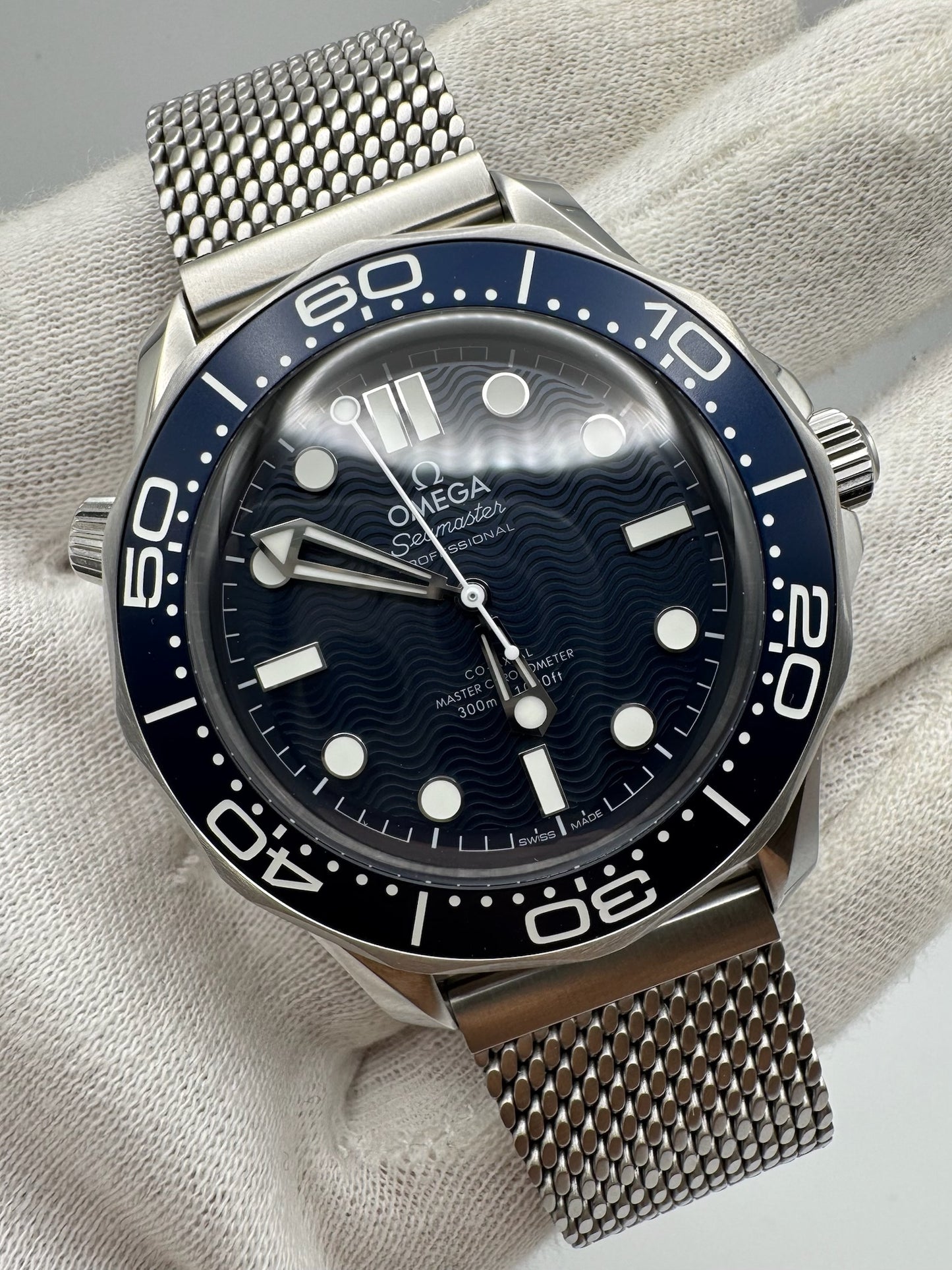 Omega Seamaster Diver 300M James Bond Full Steel Blue Dial 2023 (Full-Set/Mint)
