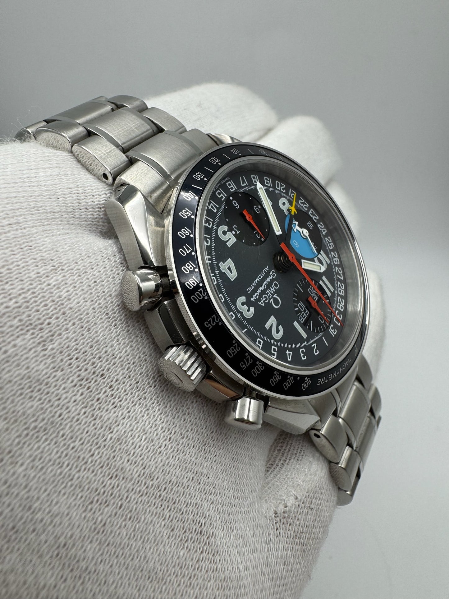 Omega Speedmaster Day Date Reduced Triple Calendar Steel Chronograph Automatic 1990 (Authenticity Certificate)
