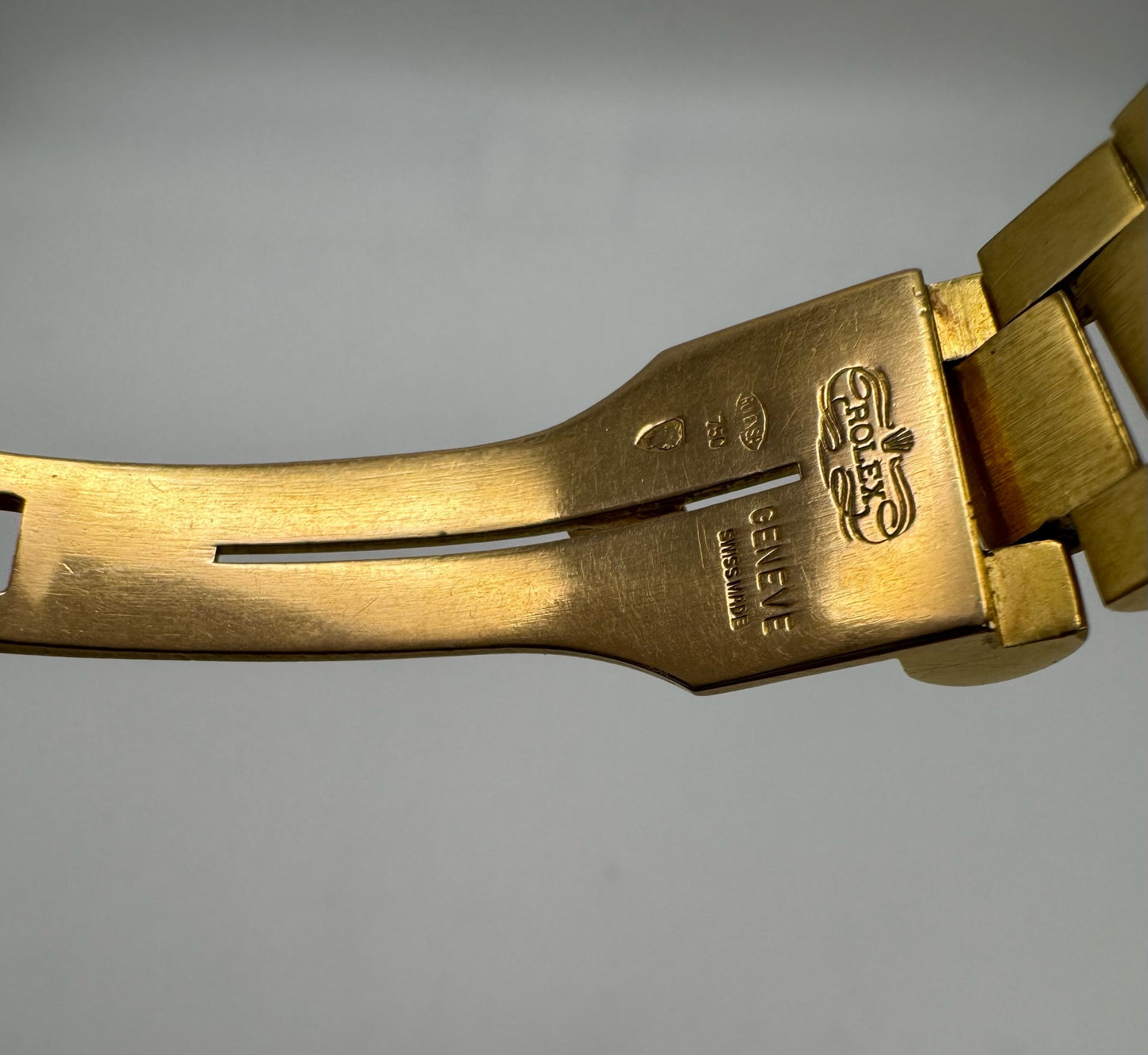 Rolex Day-Date 36 Full Gold Black Pie Pan Dial 1970 (Unpolished/Serviced)