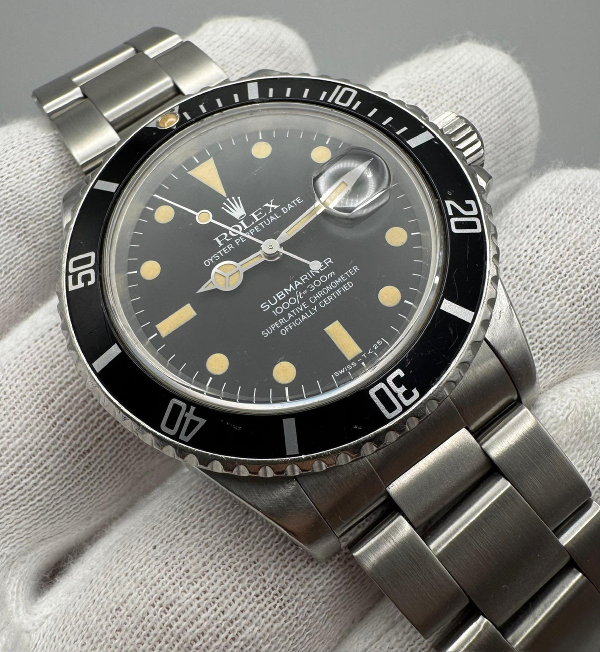 Rolex Submariner Date 16800 Matte Dial Yellow Patina 1986 (Full-Set/Serviced)