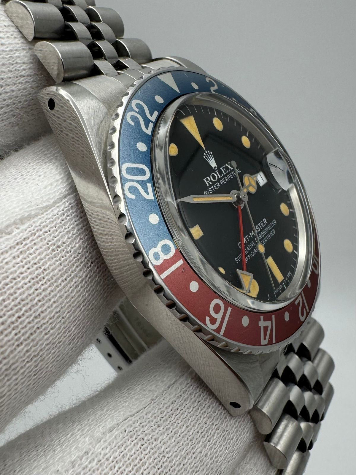 Rolex GMT-Master 16750 Matte Dial Heavy Patina Faded Pepsi Bezel 1984 (Full-Set/Serviced)