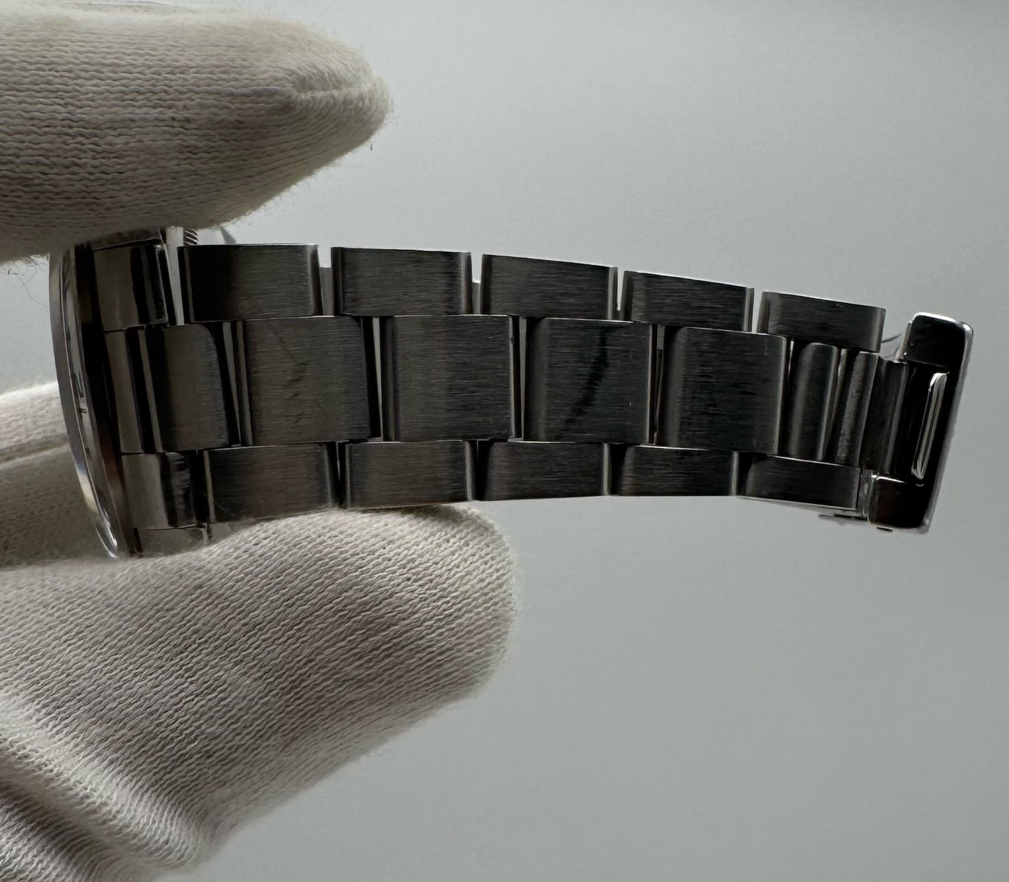 Rolex Explorer II Polar “Chicchi Di Mais” Heavy Patina Original Owner 1991 (Box/Service Papers/Unpolished)