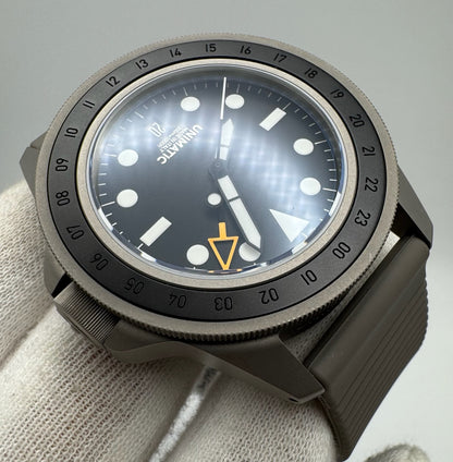 Unimatic Modello Uno GMT Blasted Titanium Swiss Movement Ltd Edition 100pcs 2022 (Full-Set/Mint)