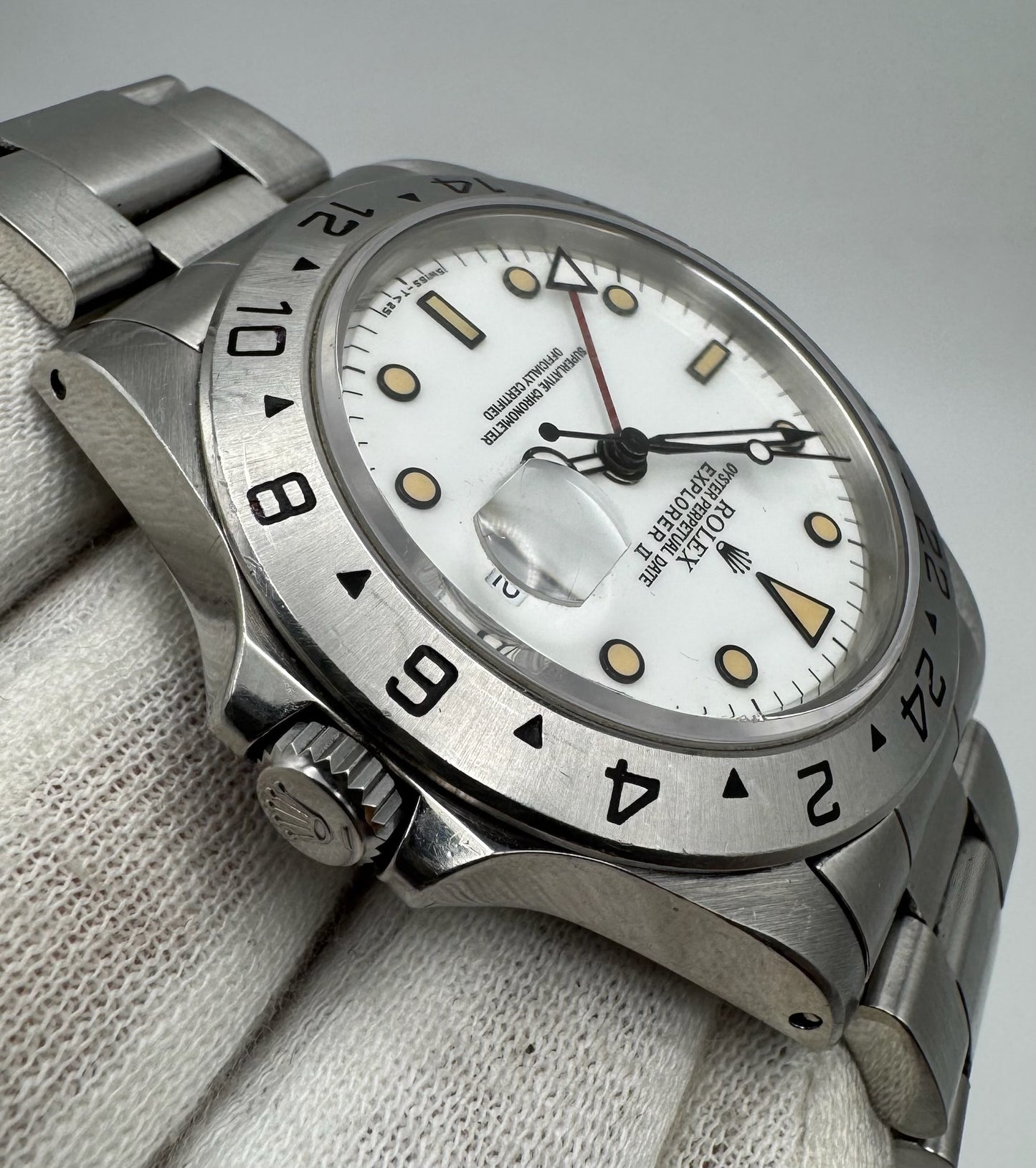 Rolex Explorer II Polar “Chicchi Di Mais” Heavy Patina Original Owner 1991 (Box/Service Papers/Unpolished)