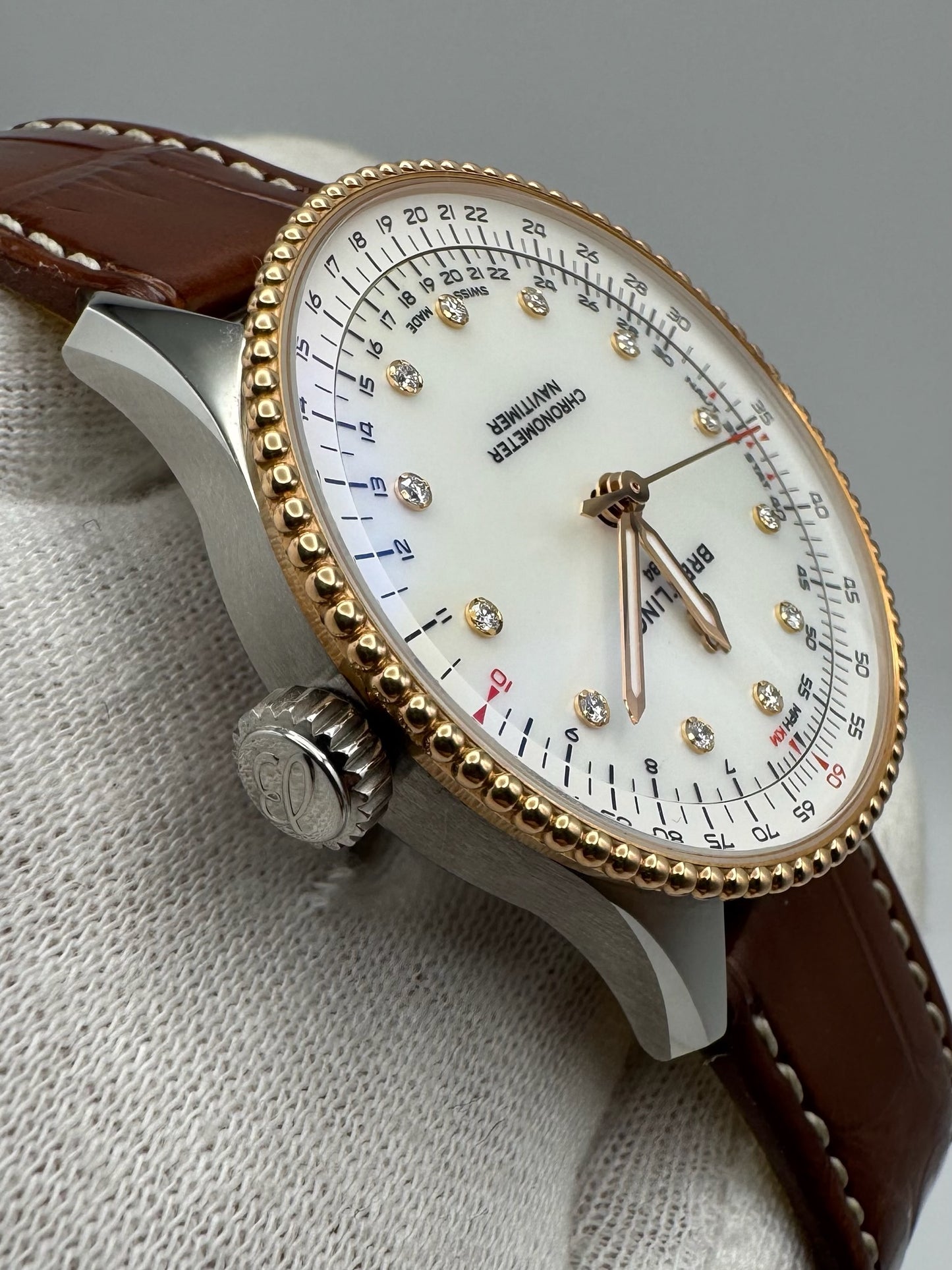 Breitling Navitimer 36 Mother Of Pearl Diamond Dial Special Edition (Full-Set/Mint)