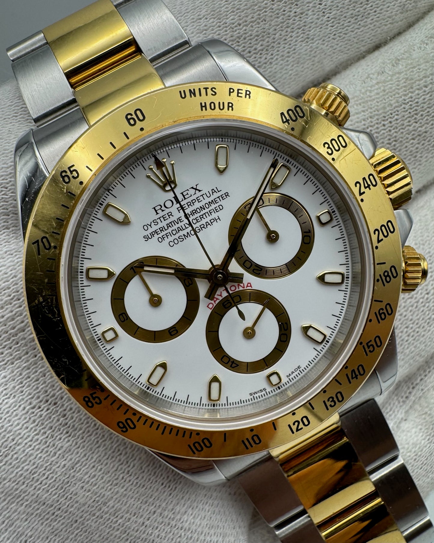 Rolex Daytona 116523 Steel/Yellow Gold White Dial Original Owner 2004 (Full-Set/Unpolished)