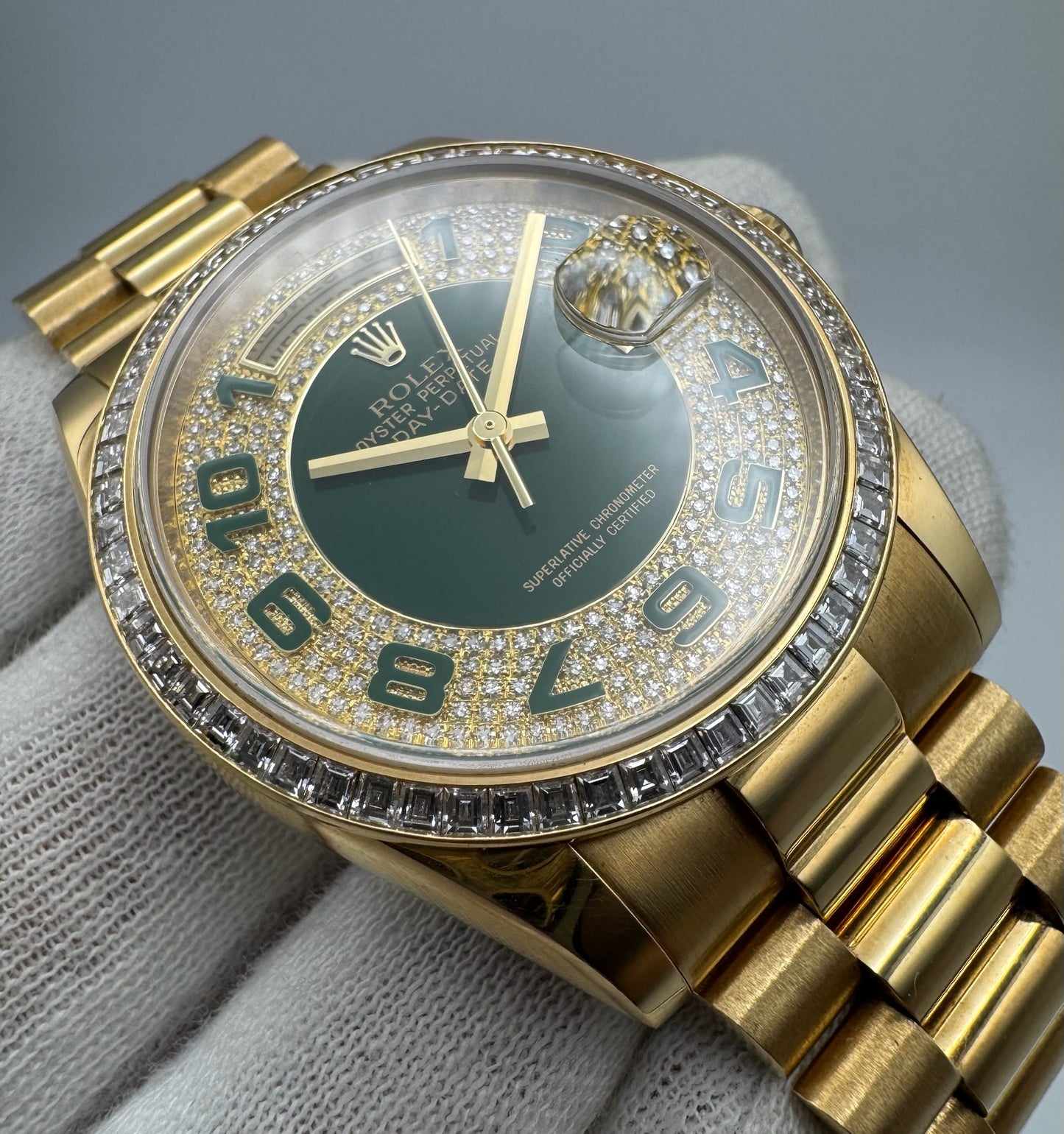Rolex Day-Date 36 Extremely Rare Green Enamel Dial Factory Diamonds Baguette Bezel 2016 (Full-Set/Unpolished)