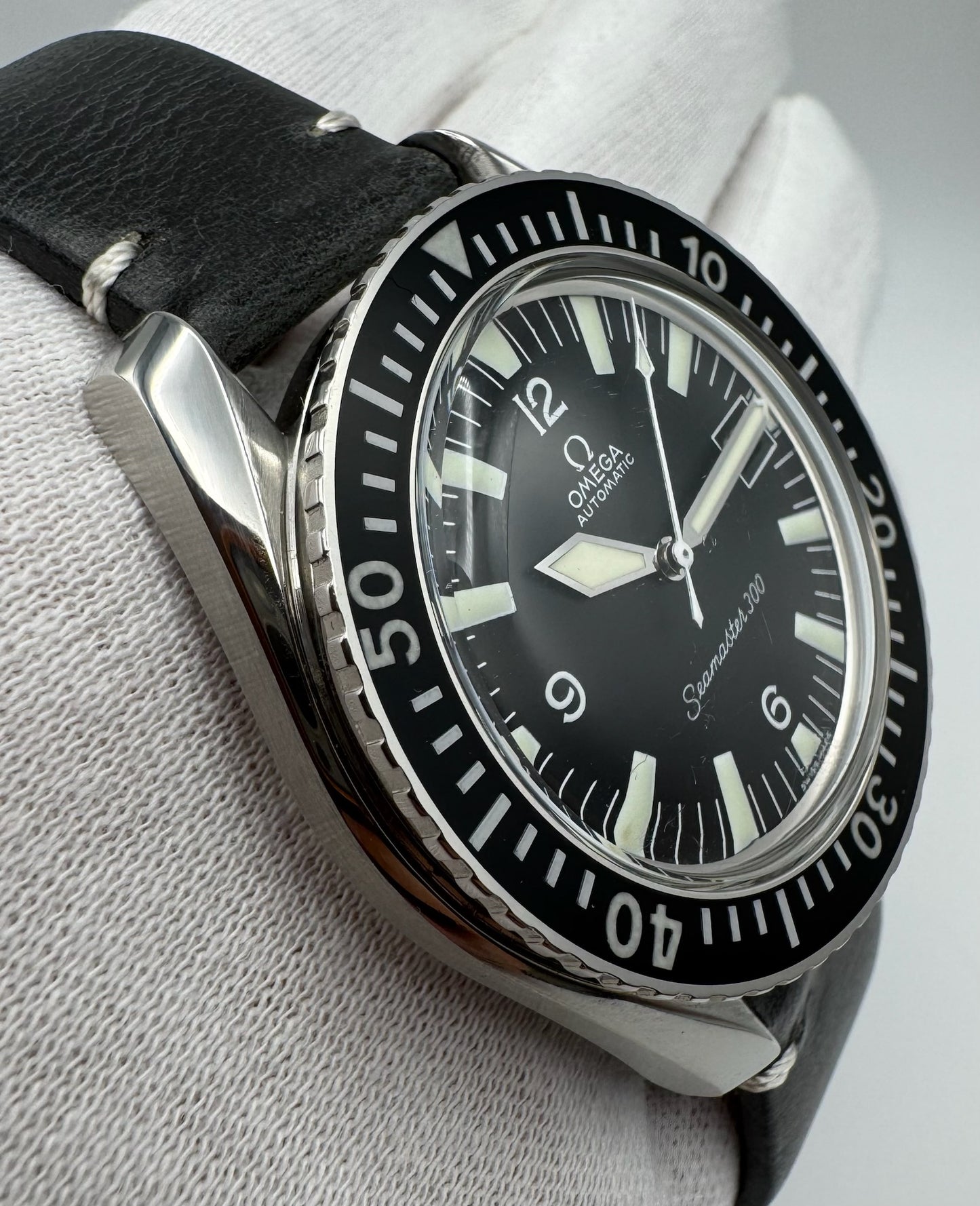 Omega Seamaster 300 Automatic (Unpolished)