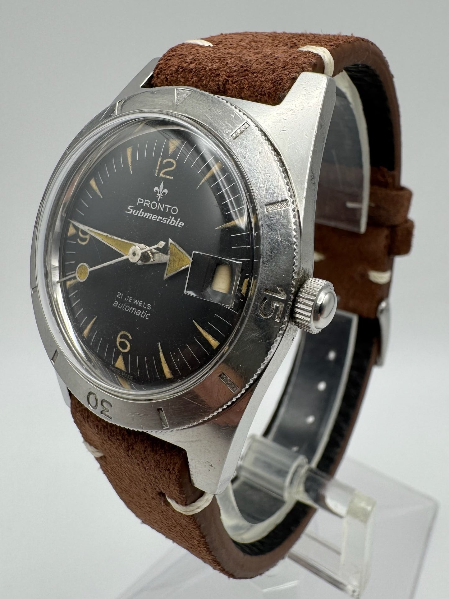 Pronto Submersible Skin Diver Steel Auto Broad Arrow 1960