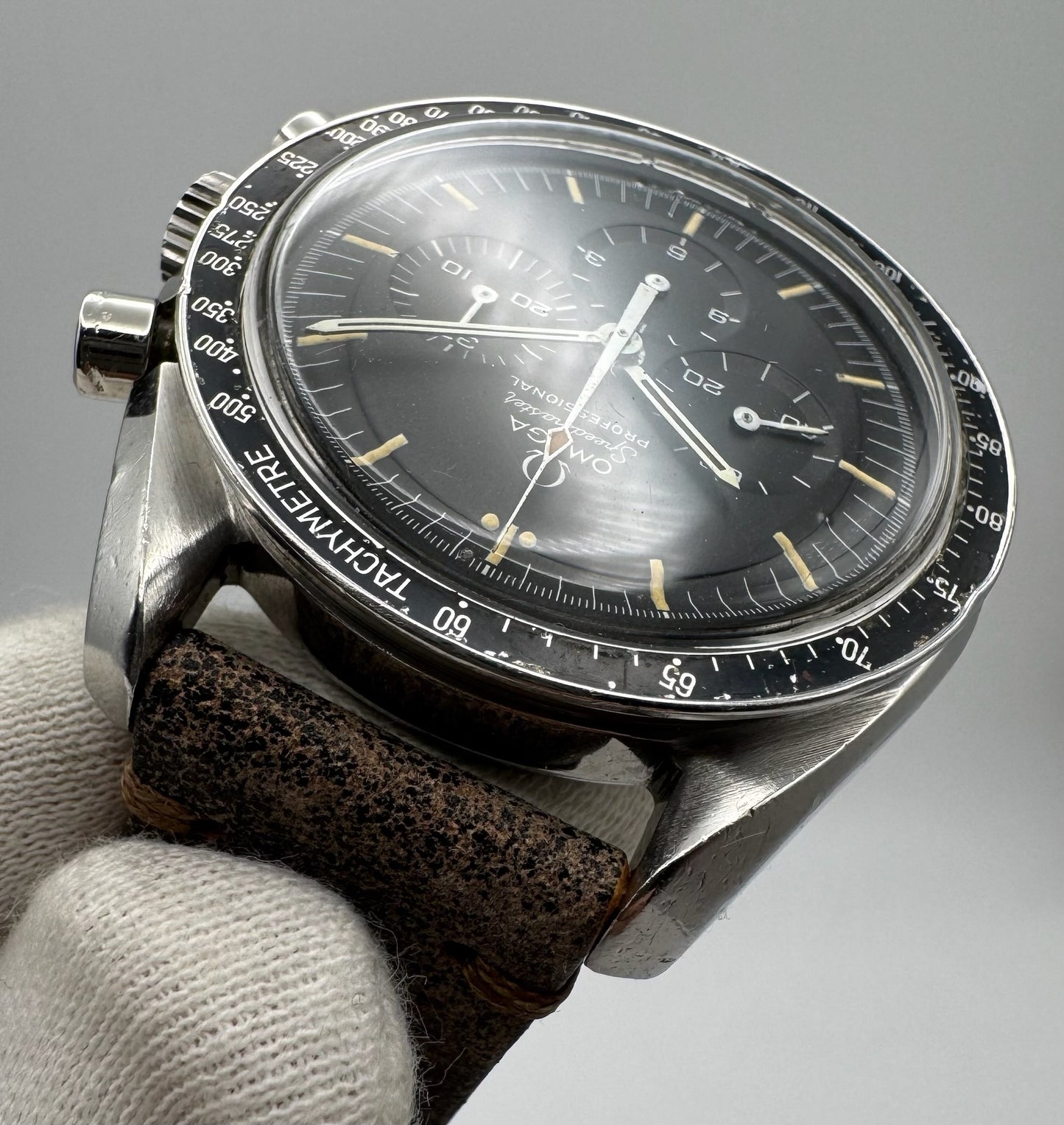 Omega Speedmaster Professional Moonwatch Steel Step Dial Yellow Patina 1969 (Serviced)