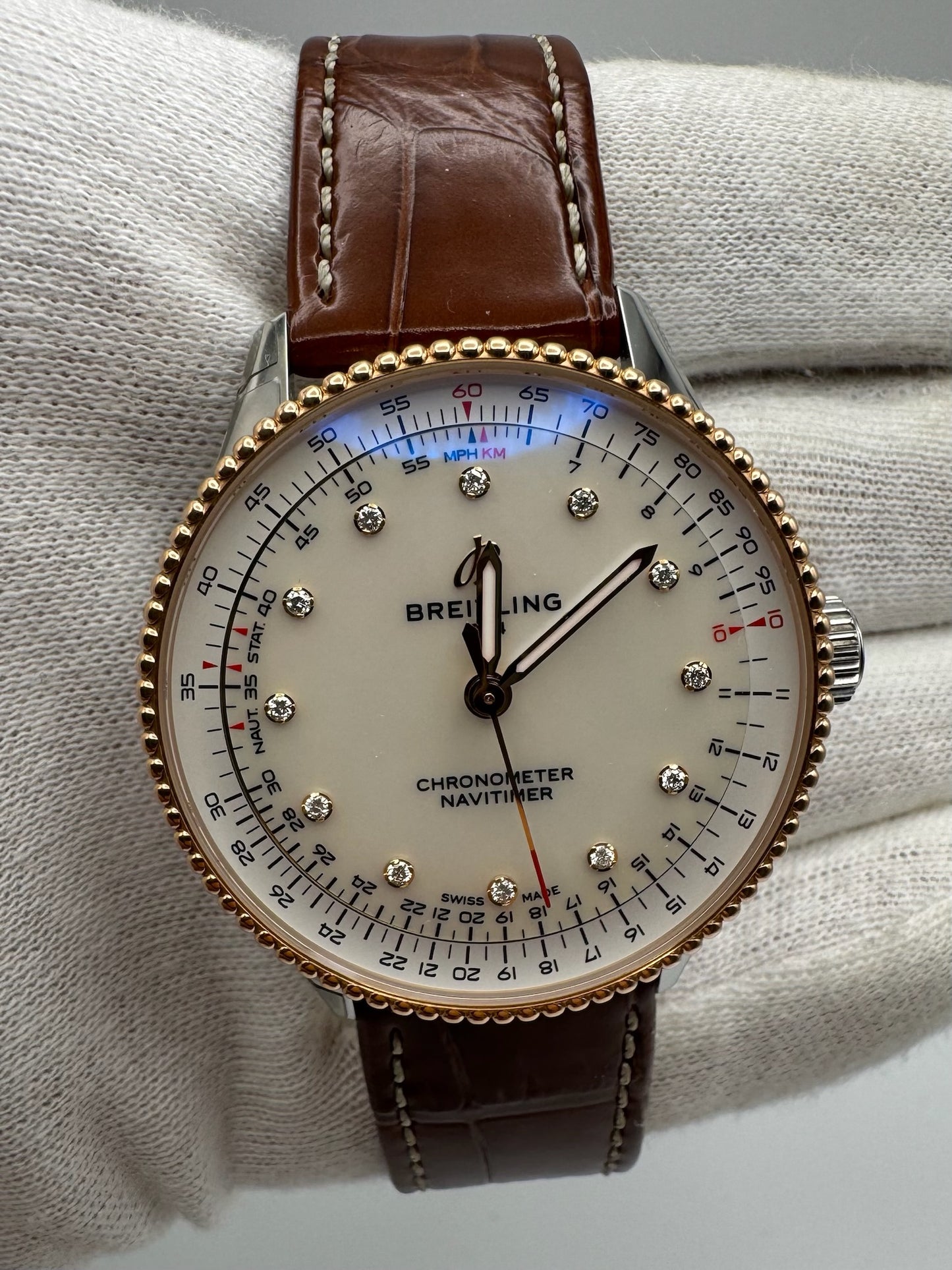 Breitling Navitimer 36 Mother Of Pearl Diamond Dial Special Edition (Full-Set/Mint)