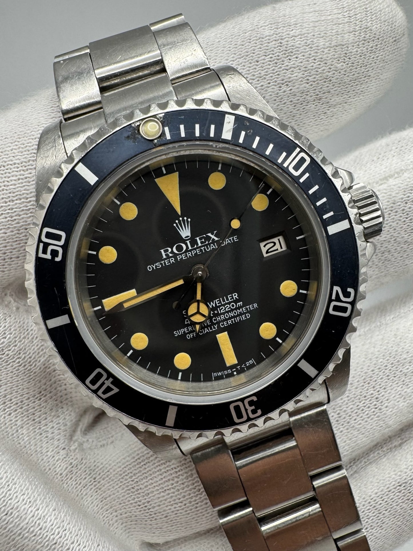 Rolex Sea-Dweller 16660 Matte Dial Heavy Patina 1981 (Full-Set/Unpolished)