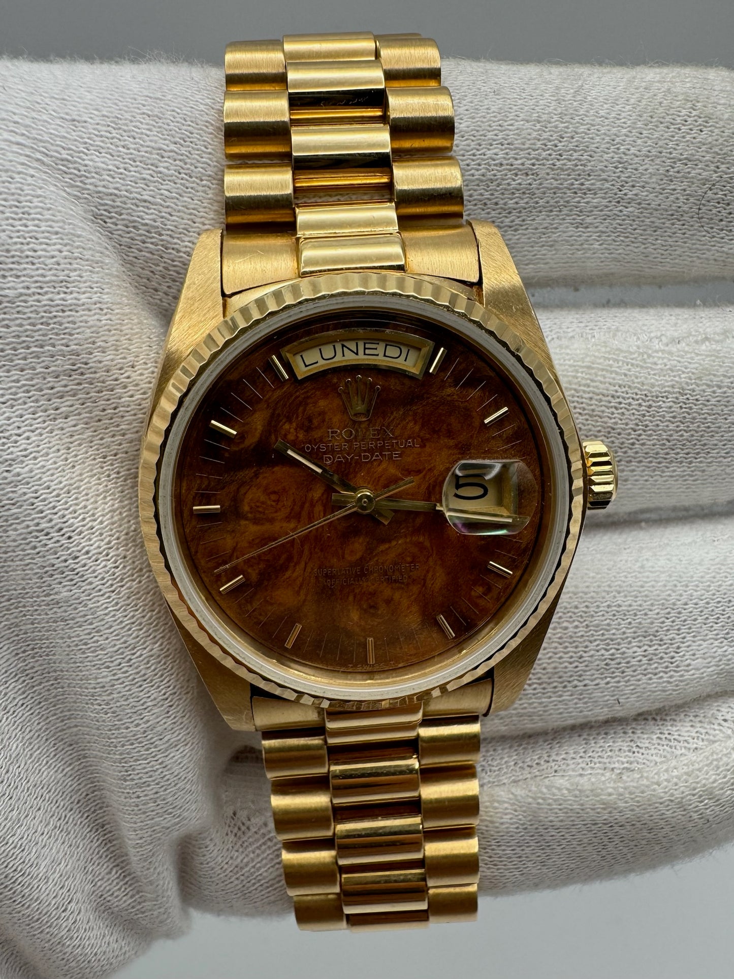 Rolex Day-Date 36 Full Gold Rare Wood Dial 1982 (Full-Set/Unpolished/Serviced)