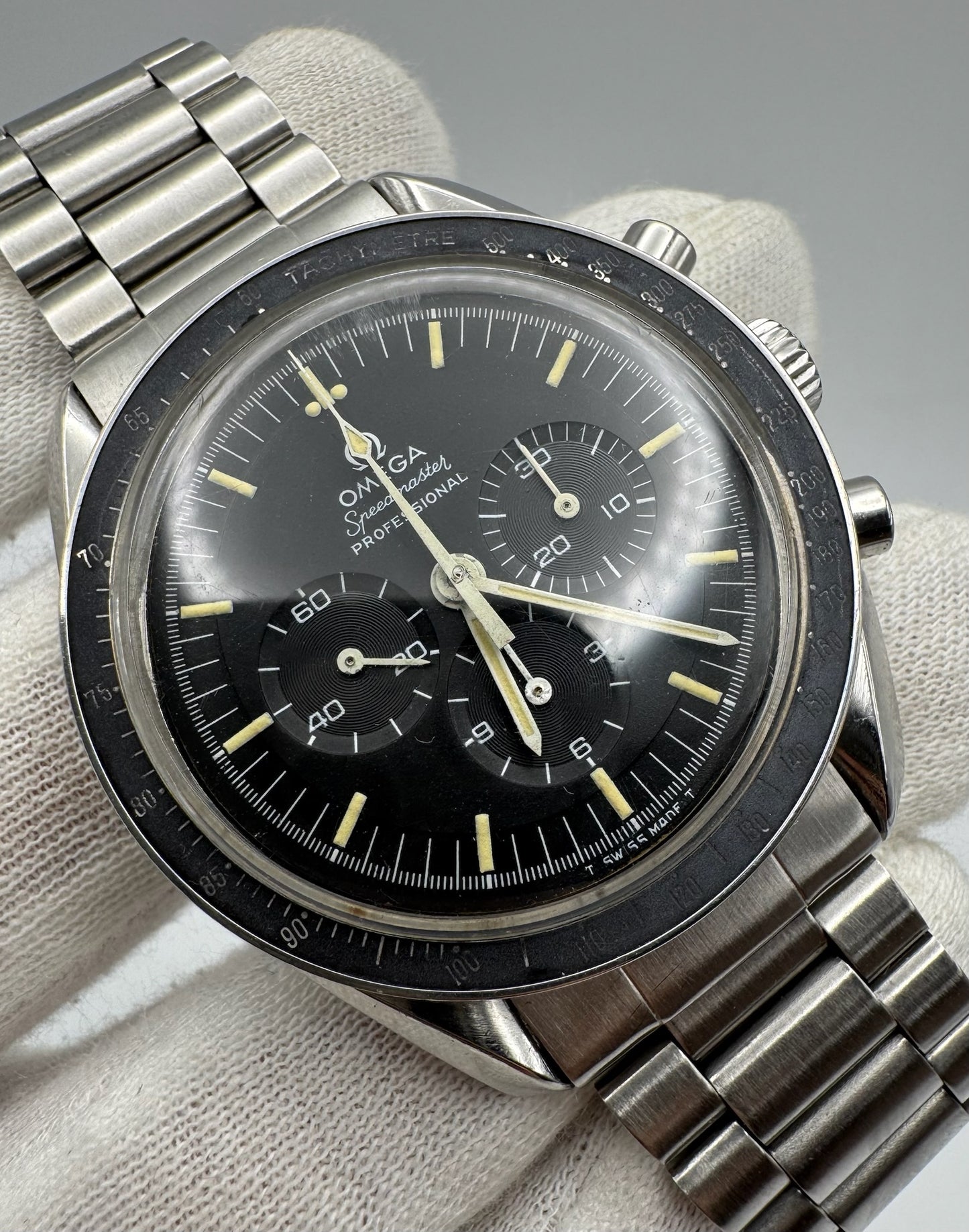 Omega Speedmaster Professional Moonwatch Full Steel Ghost Bezel Yellow Patina Step Dial 1969 (Serviced)