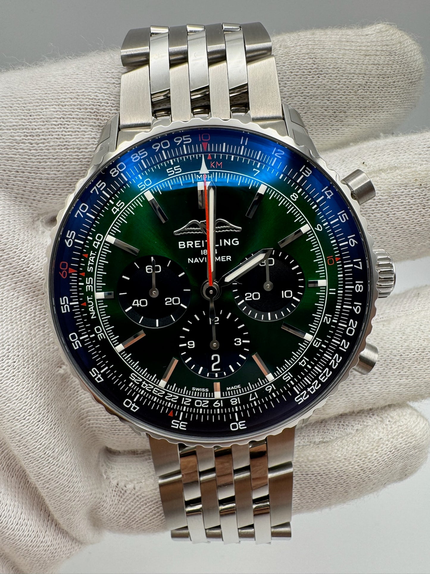 Breitling Navitimer 1 B01 Chronograph 46 Full Steel Green Dial (Full-Set/Mint)