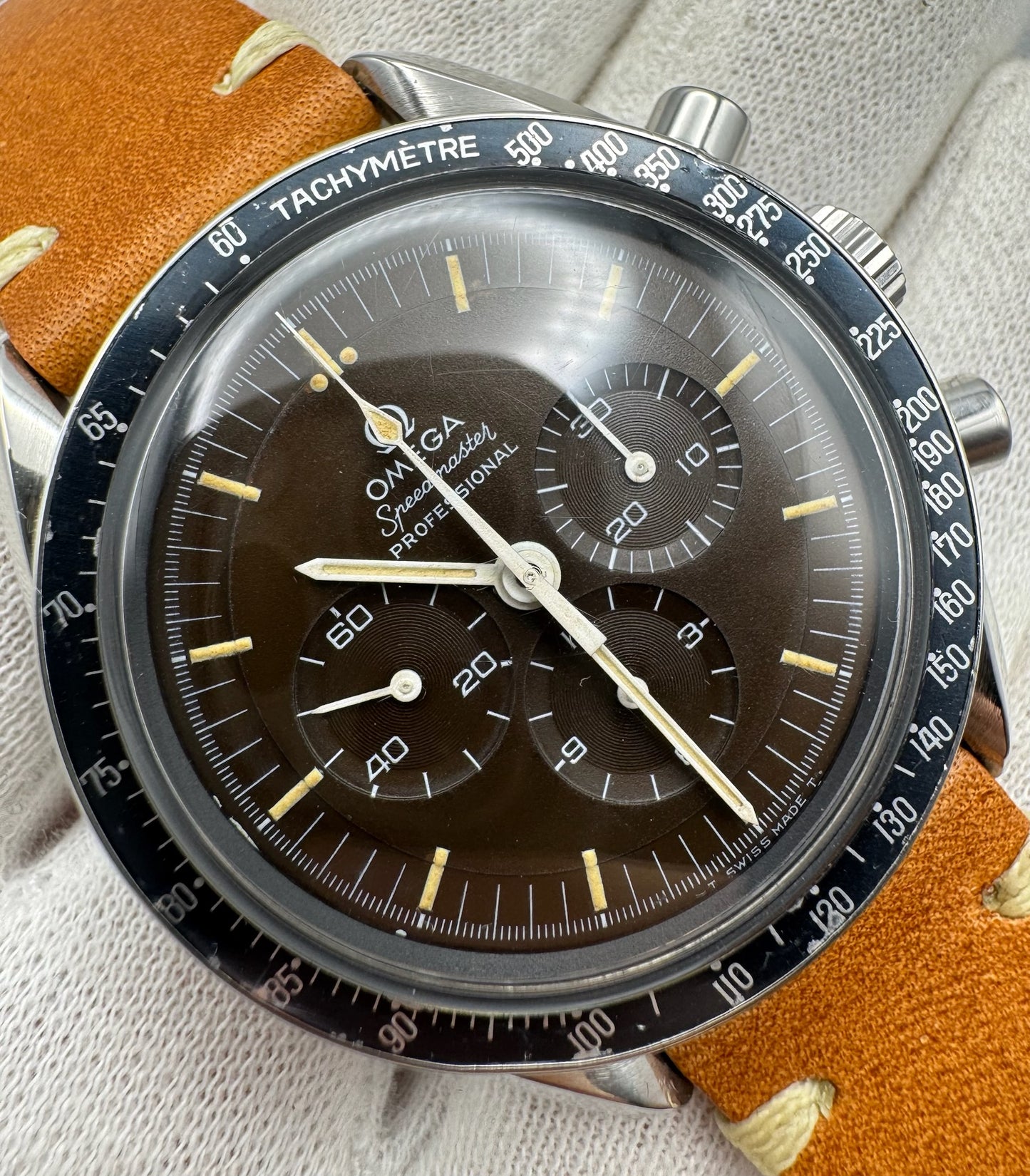 Omega Speedmaster Professional Moonwatch Tropical Brown Dial Heavy Patina Blue Insert 1969 (Serviced)