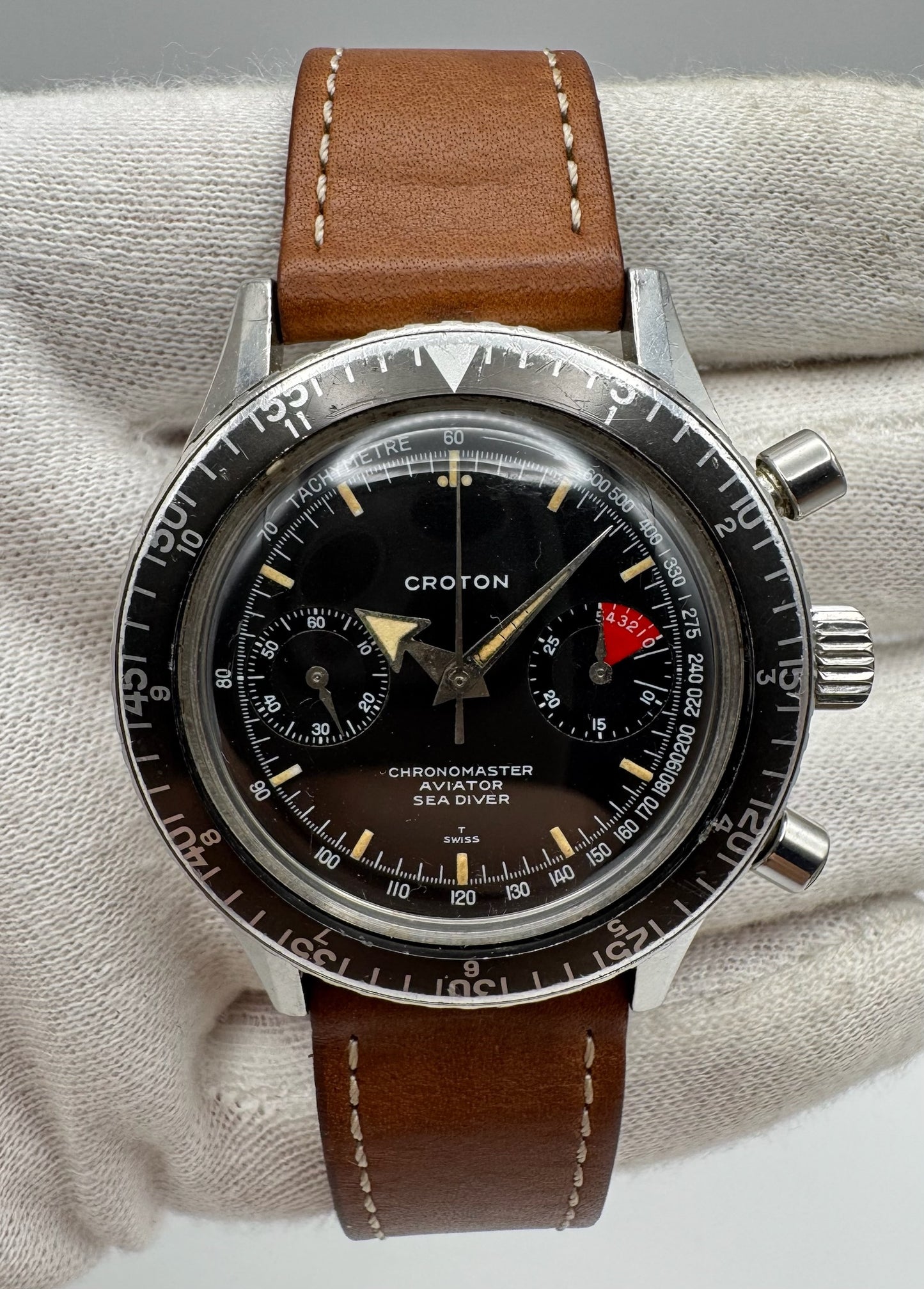 Croton Aviator Sea Diver Chronograph Manual Winding Yellow Patina Broad Arrow Hands Faded Bezel 1960s (Unpolished)