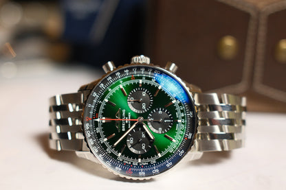 Breitling Navitimer 1 B01 Chronograph 46 Full Steel Green Dial (Full-Set/Mint)
