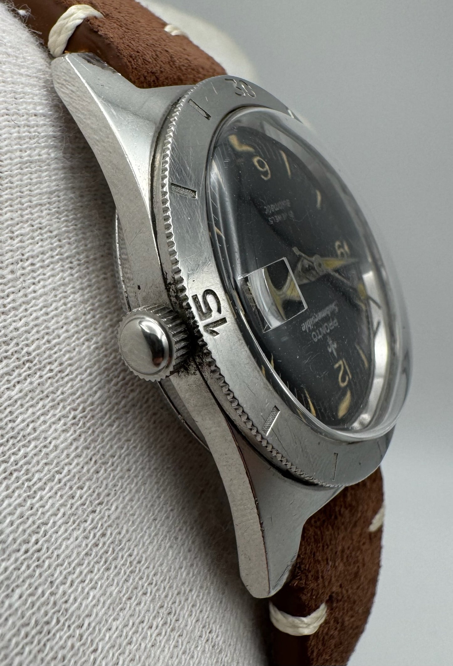 Pronto Submersible Skin Diver Steel Auto Broad Arrow 1960