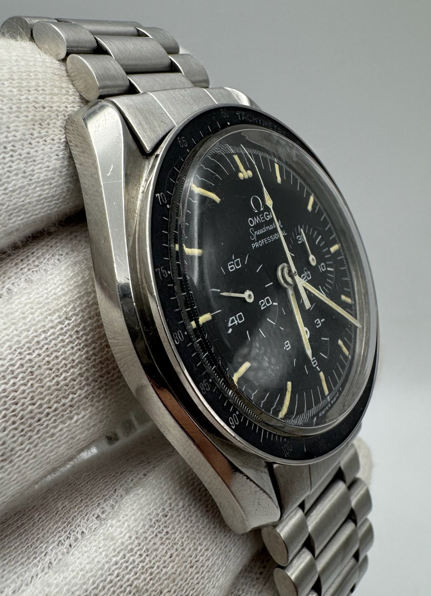 Omega Speedmaster Professional Moonwatch Full Steel Ghost Bezel Yellow Patina Step Dial 1969 (Serviced)