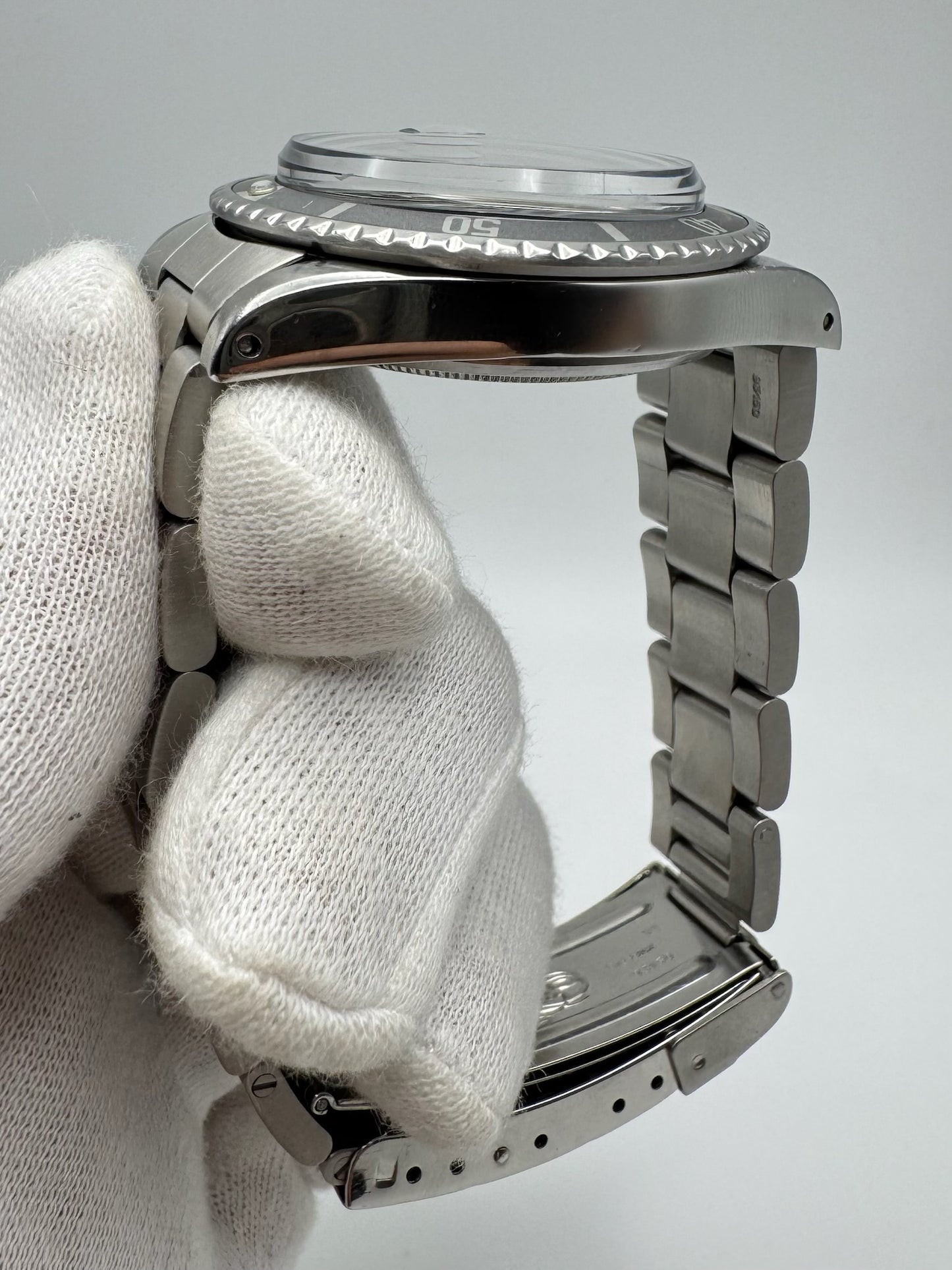 Rolex Submariner Date 1680 Red Ghost Bezel 1970 (Serviced)