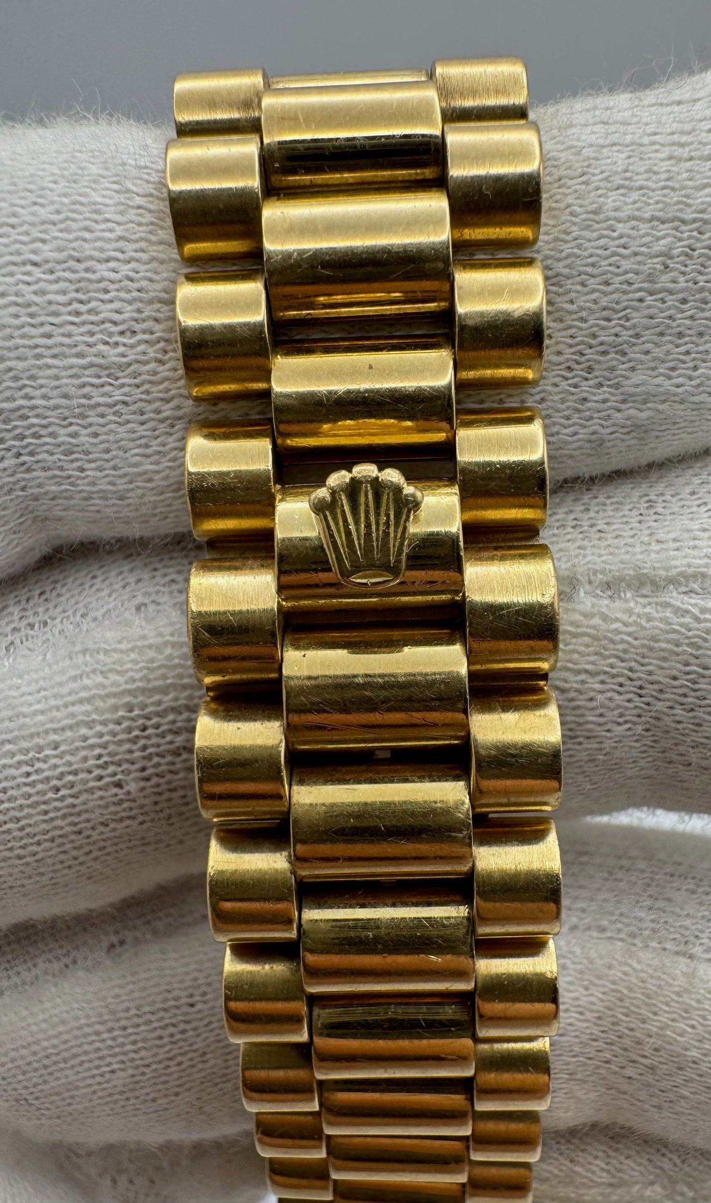 Rolex Day-Date 36 Yellow Gold Rare Wood Dial 1986 (Full-Set/Unpolished)